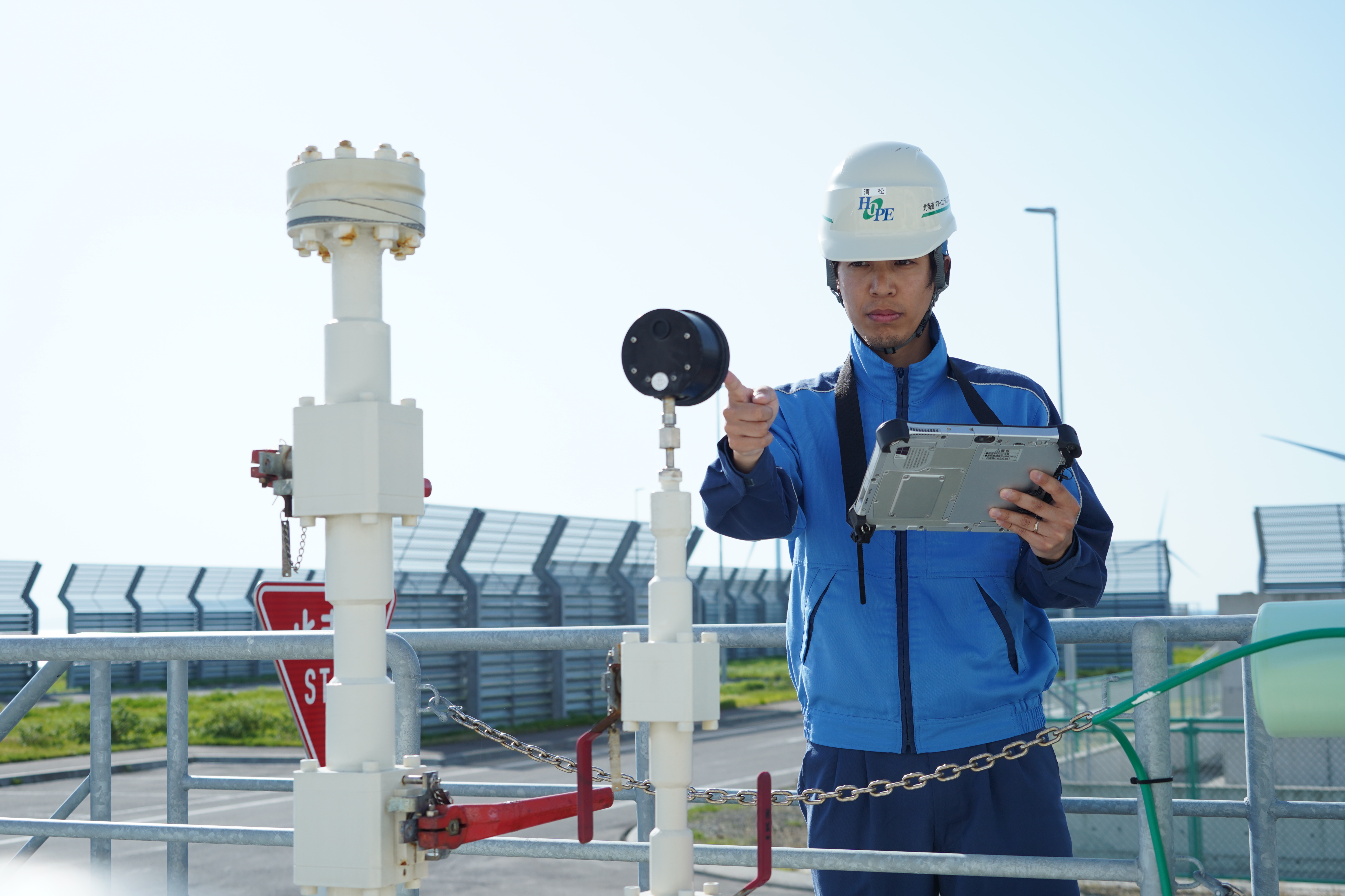 資格取得でキャリアアップも可能！費用は会社が負担します。 業務に必要な資格の受験料や交通費を全額サポート。合格祝い金もあり、あなたのスキルアップを強力に後押しします。