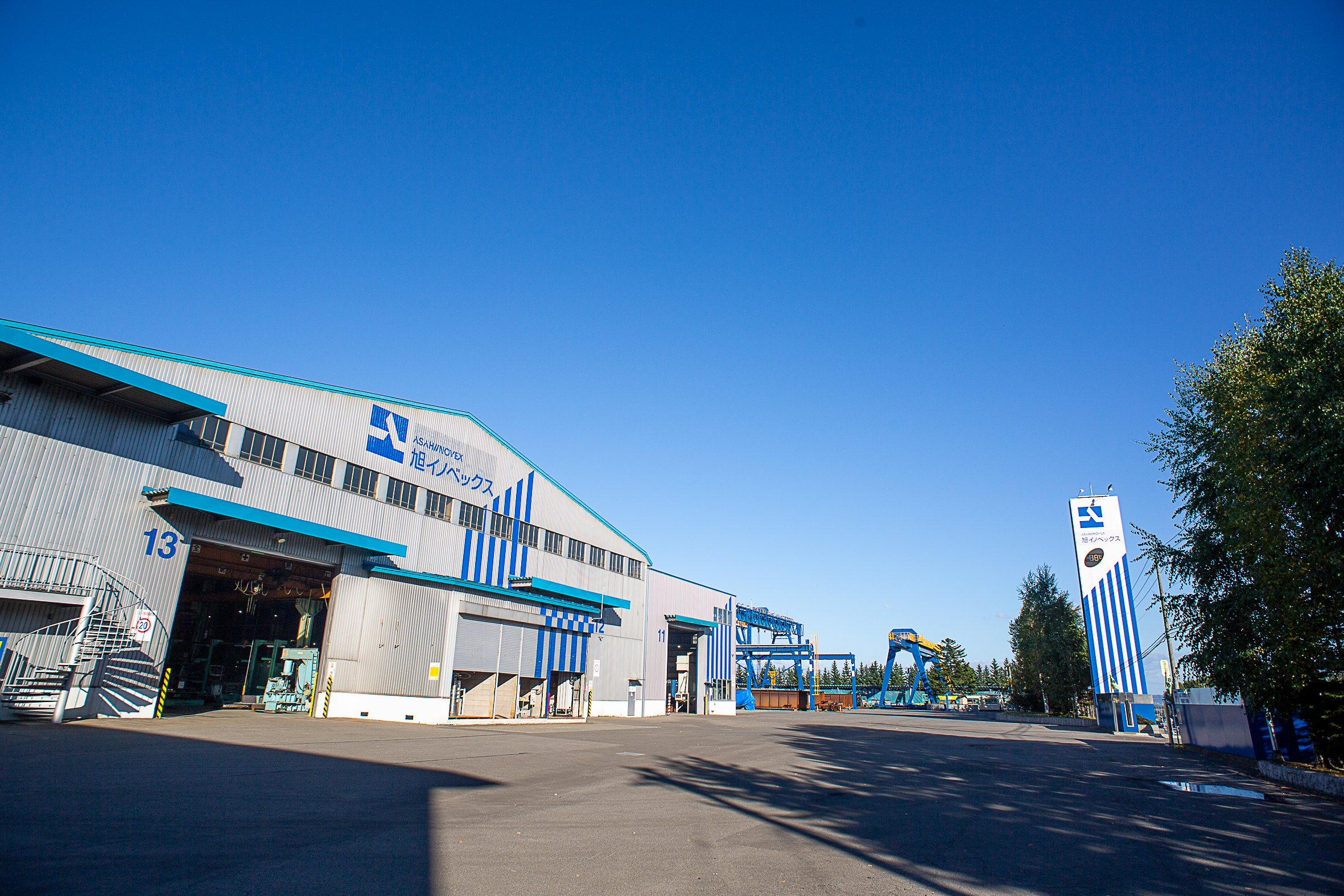 賞与は昨年度の実績で6〜9カ月分。年間休日125日で有給休暇も平均14日取得。土日祝はお休みです。定時上がりも可能で、プライベートの時間を確保しながら仕事とメリハリをつけて働ける環境です。