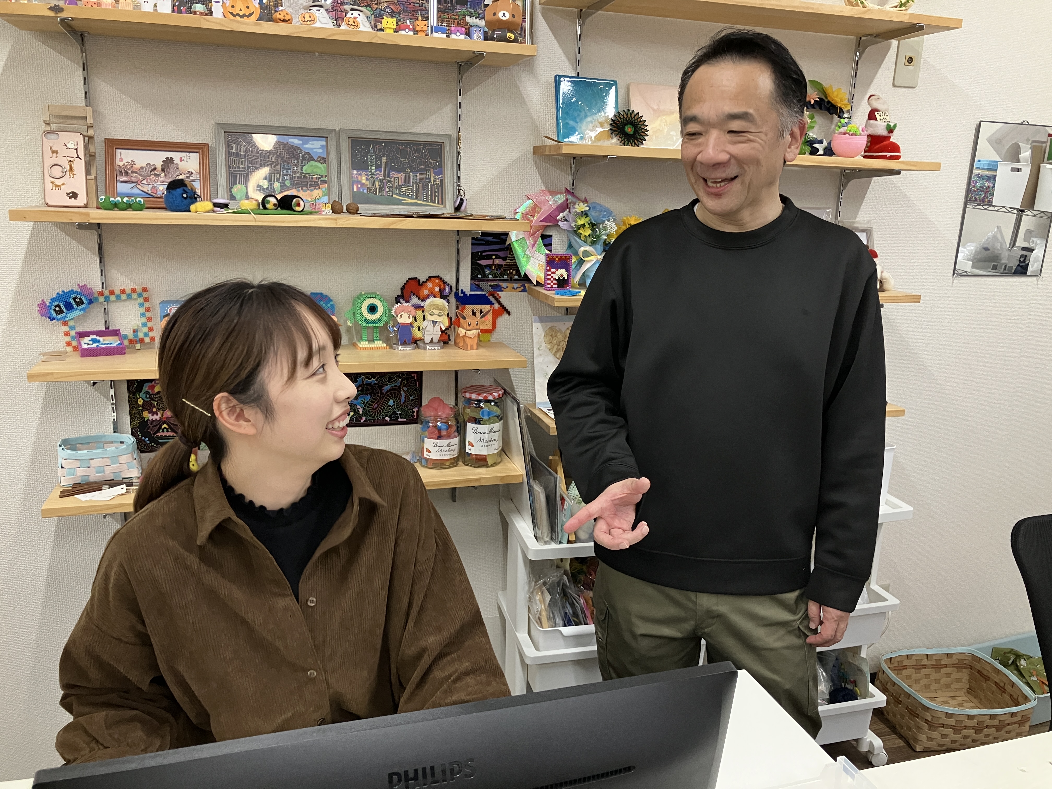 経験は全く問いません。実際に活躍しているスタッフのほとんどが別業界からチャレンジしています。むしろ真っ白な状態からイチから覚えたい方にピッタリの職場です。