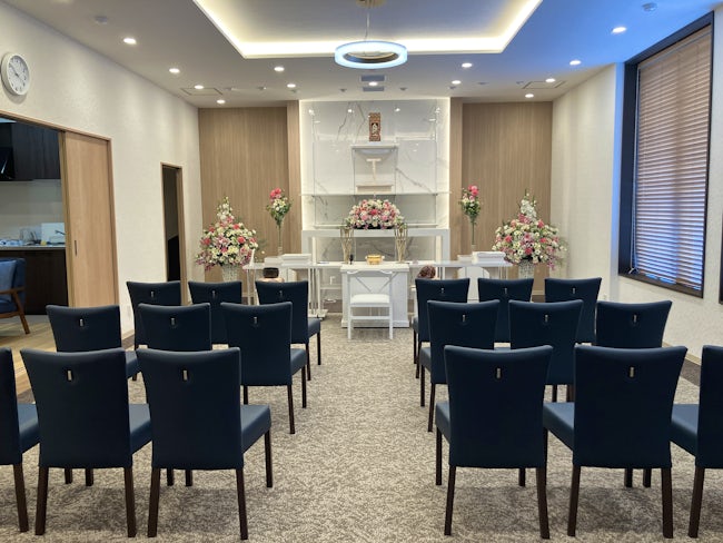 JAいわみざわセレモニーホールの運営を担う安定企業です。転勤がないため、将来の設計も立てやすいのが魅力。江別から通うスタッフもおり、地域の方々に必要とされるやりがいを毎日実感できる環境です。