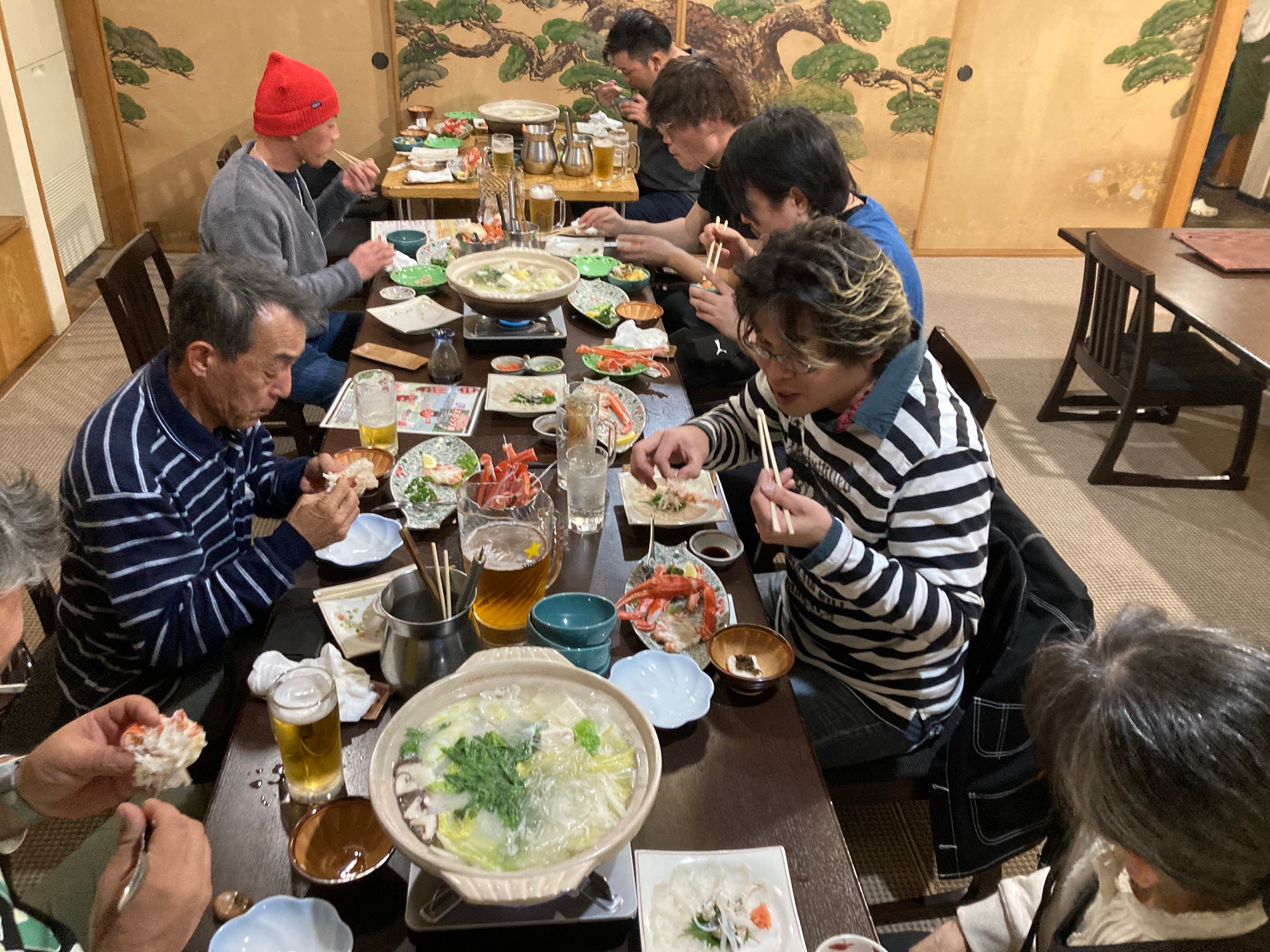 誕生日にはプレゼント、休憩室にはお菓子を準備したり、楽しい雰囲気を大切にしています。年末にはお楽しみのお年玉社内イベントを企画し、社員一同盛り上がります。スタッフ同士のつながりも大切にしてしています。