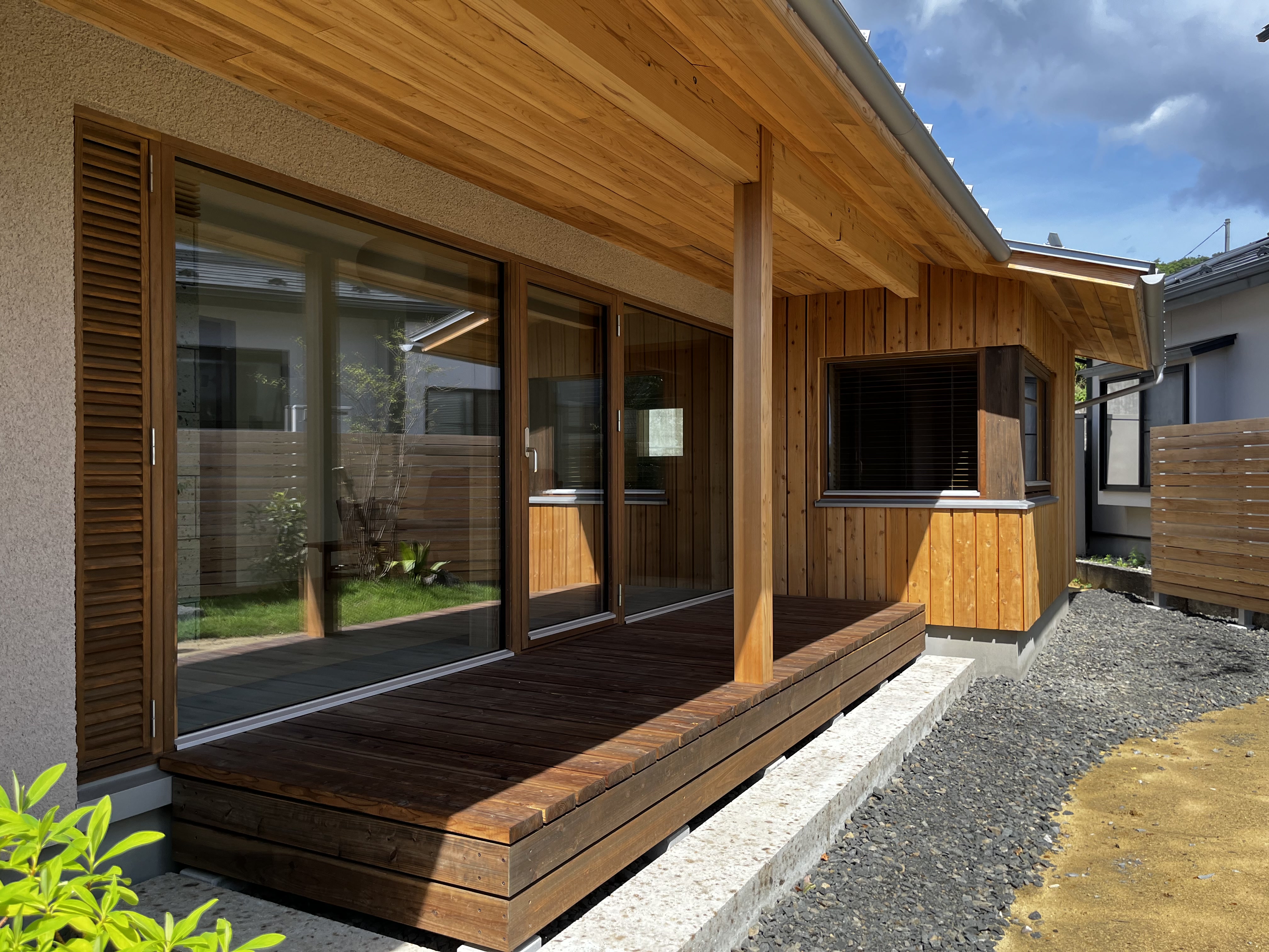 お客様や工務店の方と直接話し合う機会もあります。
設計から完成まで一貫して行うので、やりがいのあるお仕事です。