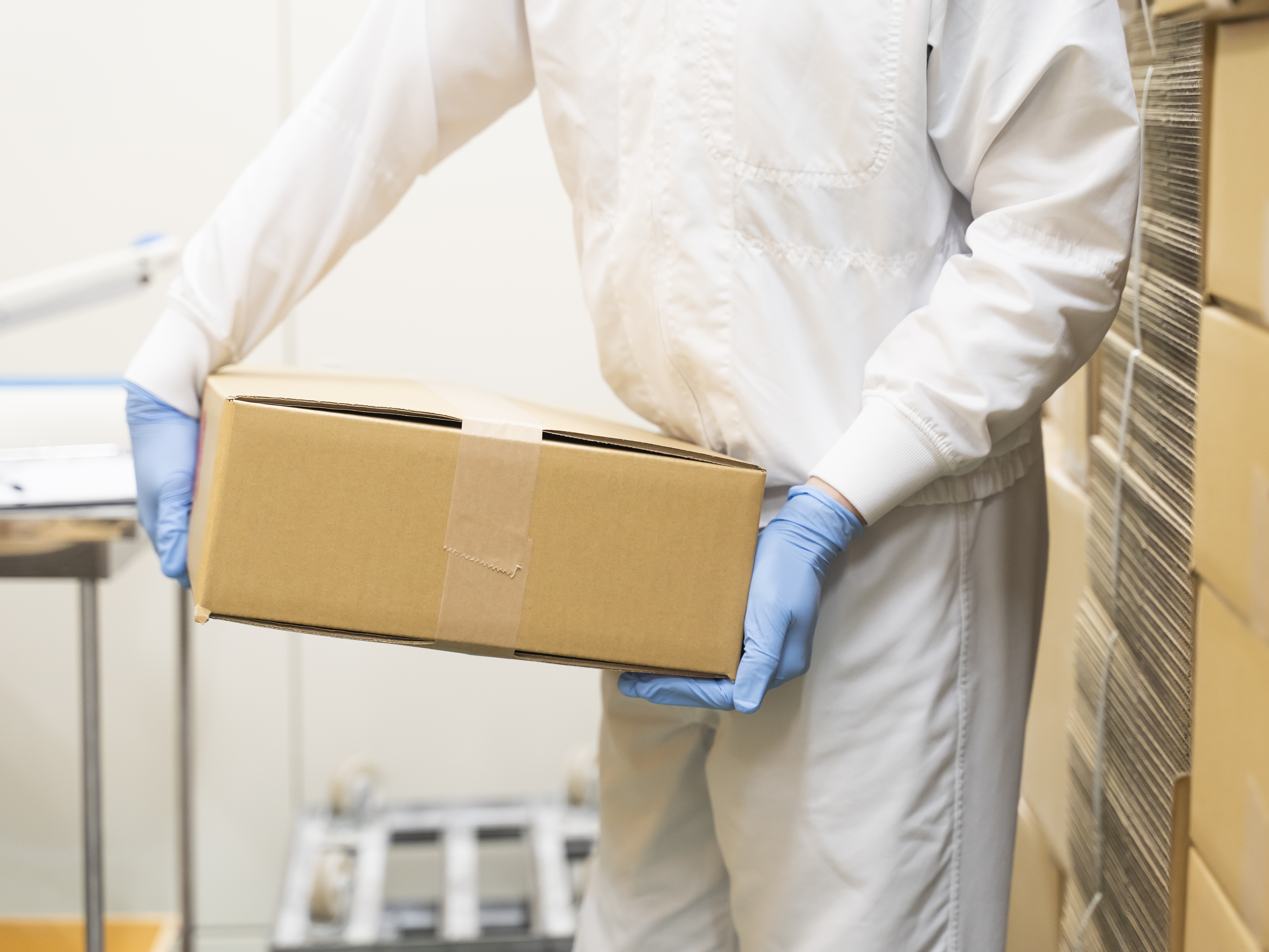 【基本的な製麺工程⑩】製造工程がすべて終了。お店へ出荷・配送します。有名店・人気店の麺をつくっているというやりがいを感じられるのは当社ならではの醍醐味です。