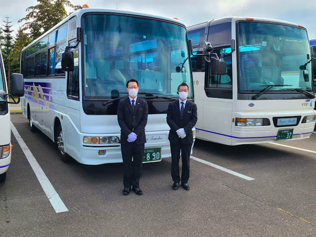 <社長より>社員が望むことを考えるのが私の仕事。時代の変化を敏感に感じ取り、休みなのか、稼ぎなのか、人間関係なのか。ドライバーや管理職、弊社に関わる人たちの幸せを模索しています。