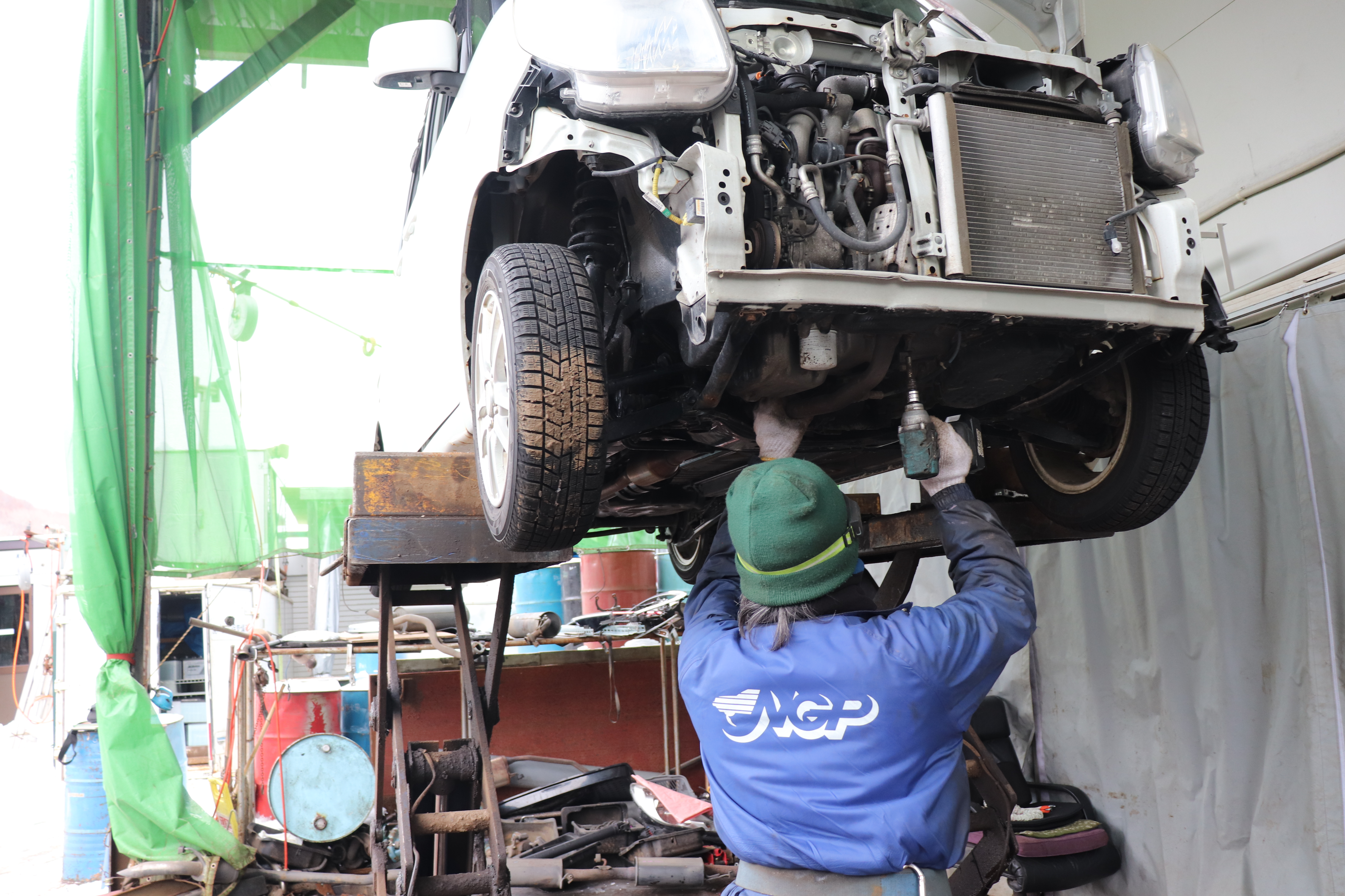 解体や検品、発送など覚えることは多いですが、全部を一気にマスターする必要はまったくありません。一つひとつじっくりと慣れてもらい、時間をかけて経験を積み重ねていってほしいと思っています。