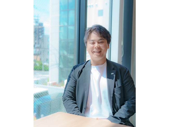 入社2年目 鳥居さん(前職:家電量販店/未経験入社)「入社後は手厚いサポートがあり、幅広い業務を段階的に経験できます。自分のペースで成長できる環境で、前職と比べても精神的なゆとりを持って働けています。」