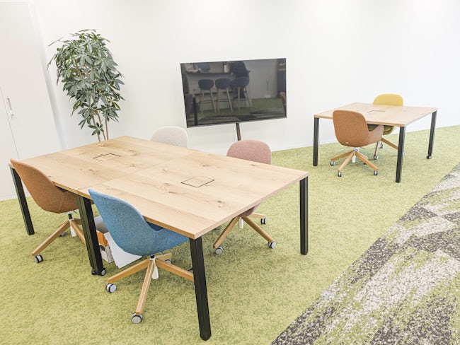 社内の先輩スタッフのサポートはもちろん、社外の支援も整っています。お客様の課題解決にむけた会計・税務に際し、社外の銀行の方や保険会社の方などと密接に連携しながら提案を行っている会計事務所です。