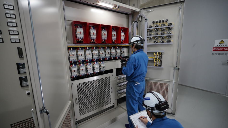 業界の基礎知識から工場内の各設備の機能や運転方法に至るまで、順を追って丁寧に教えていきますのでご安心ください。