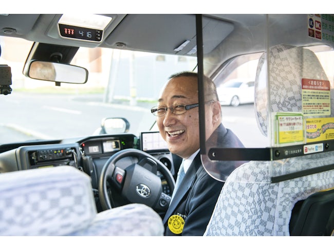 日勤の配車率は80%と高く、新人の方も安定して稼ぐことが可能です。他の仕事に比べても、自由度の高い働き方ができているので、ストレス無く、楽しく働けます。1日があっという間に過ぎるのも魅力ですね。