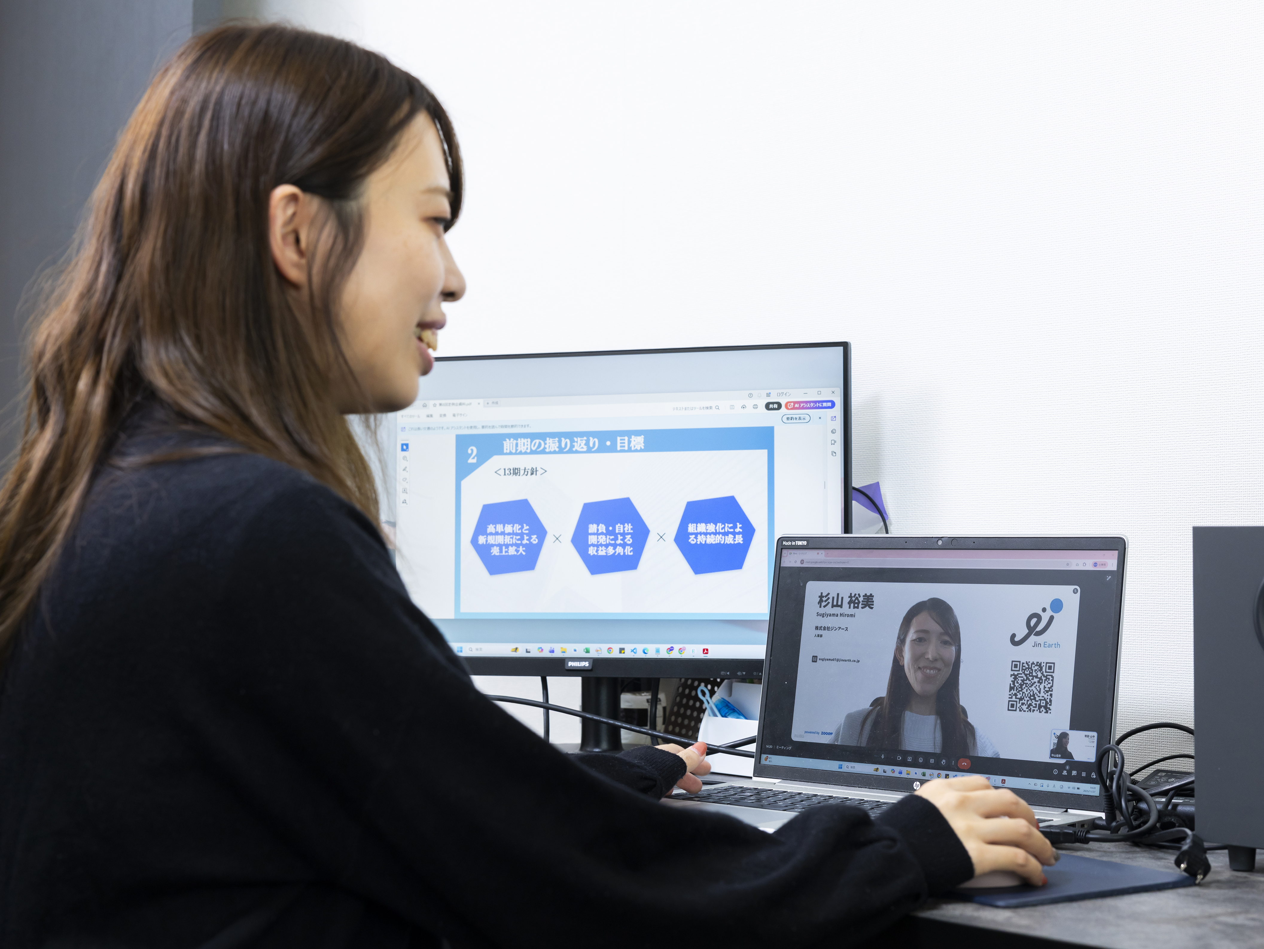 「評価が不透明」という悩みとは無縁。技術だけでなく、情報共有や成長意欲をメンターと共に多角的に評価。何が足りないかが明確になり、納得してステップアップ可能。ブラックボックス化しない透明な評価制度です。