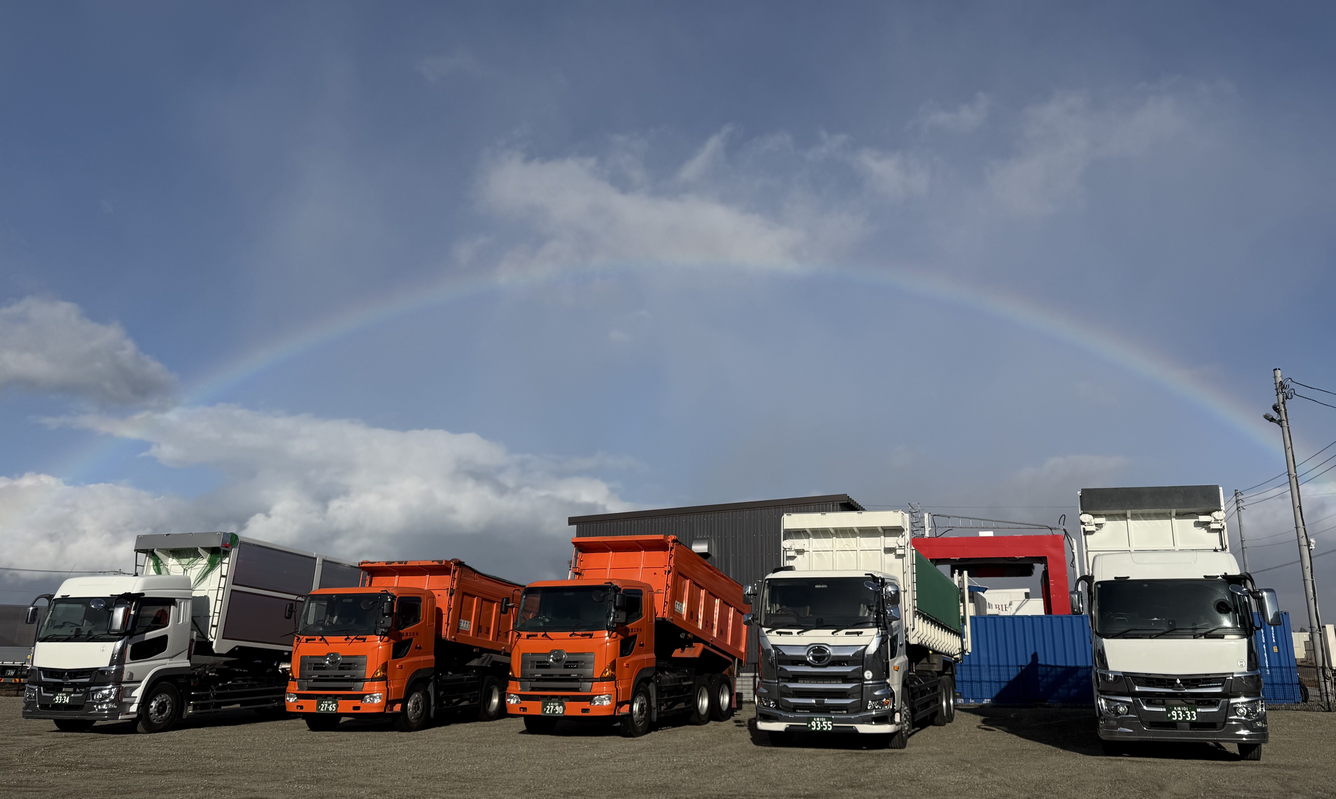 ダンプやトレーラー車などを有しており、道内各エリアにて運送事業を行っています。