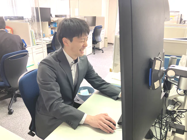 前職は営業や新聞販売店、飲食店など税務関係には縁のないスタッフも多く活躍しています。住まいも札幌や恵庭など岩見沢以外からも通っているスタッフも多くいます。