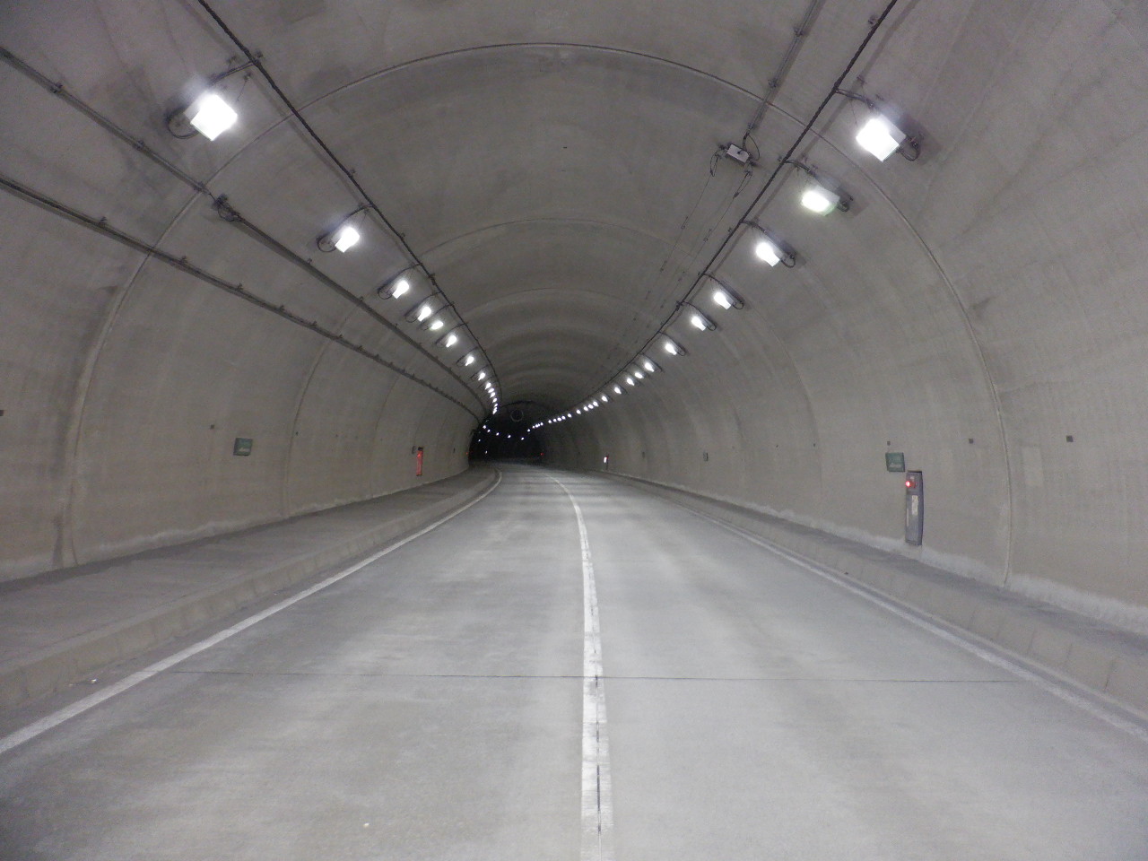 LED道路照明、LEDトンネル照明、ロードヒーティングなどの電気設備