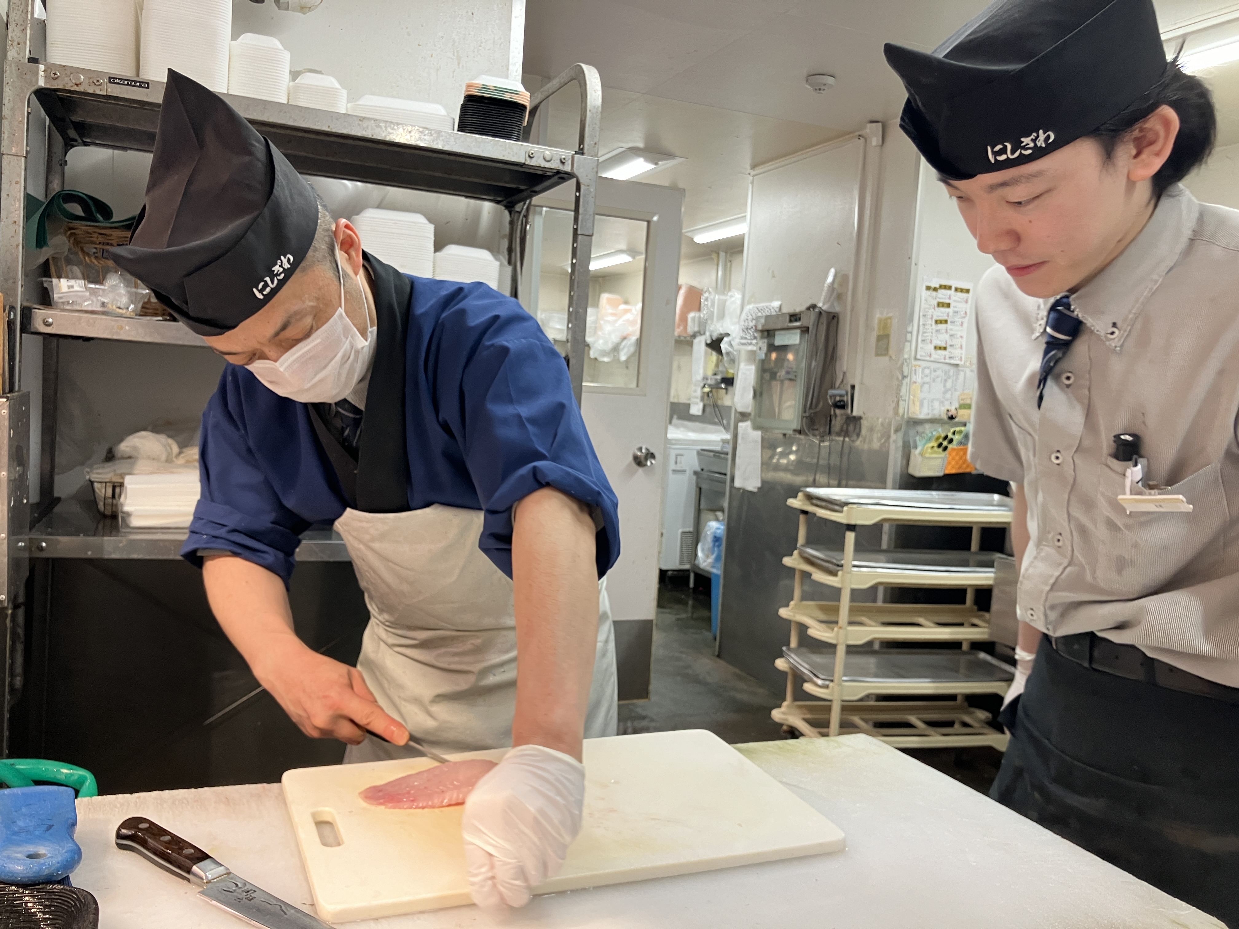 未経験から始めた人が、魚のこと、市場のことなど知れば知るほど楽しくなって長く働いている人を何人も見てきました。「食」に興味がある人はぜひご連絡をください！