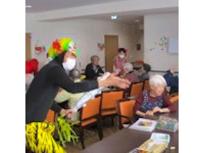 <節分>
スタッフが鬼に扮して大活躍!
鬼退治のあとは手作りおやつを食べて、素敵な笑顔に包まれました