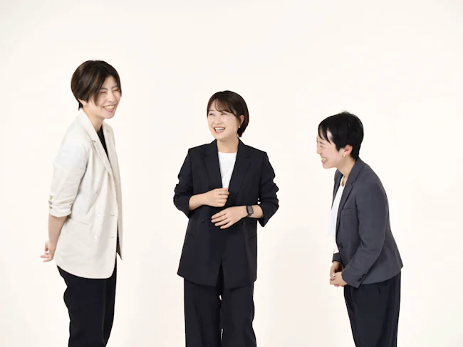 月給28万円スタート+賞与年2回あり。
安定した収入を得ながらキャリアアップも目指せる環境です。