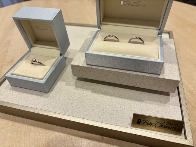 札幌の新店舗で、お客様の人生に寄り添う、穏やかで温かい空間をともに創り上げてくださる方をお待ちしております。