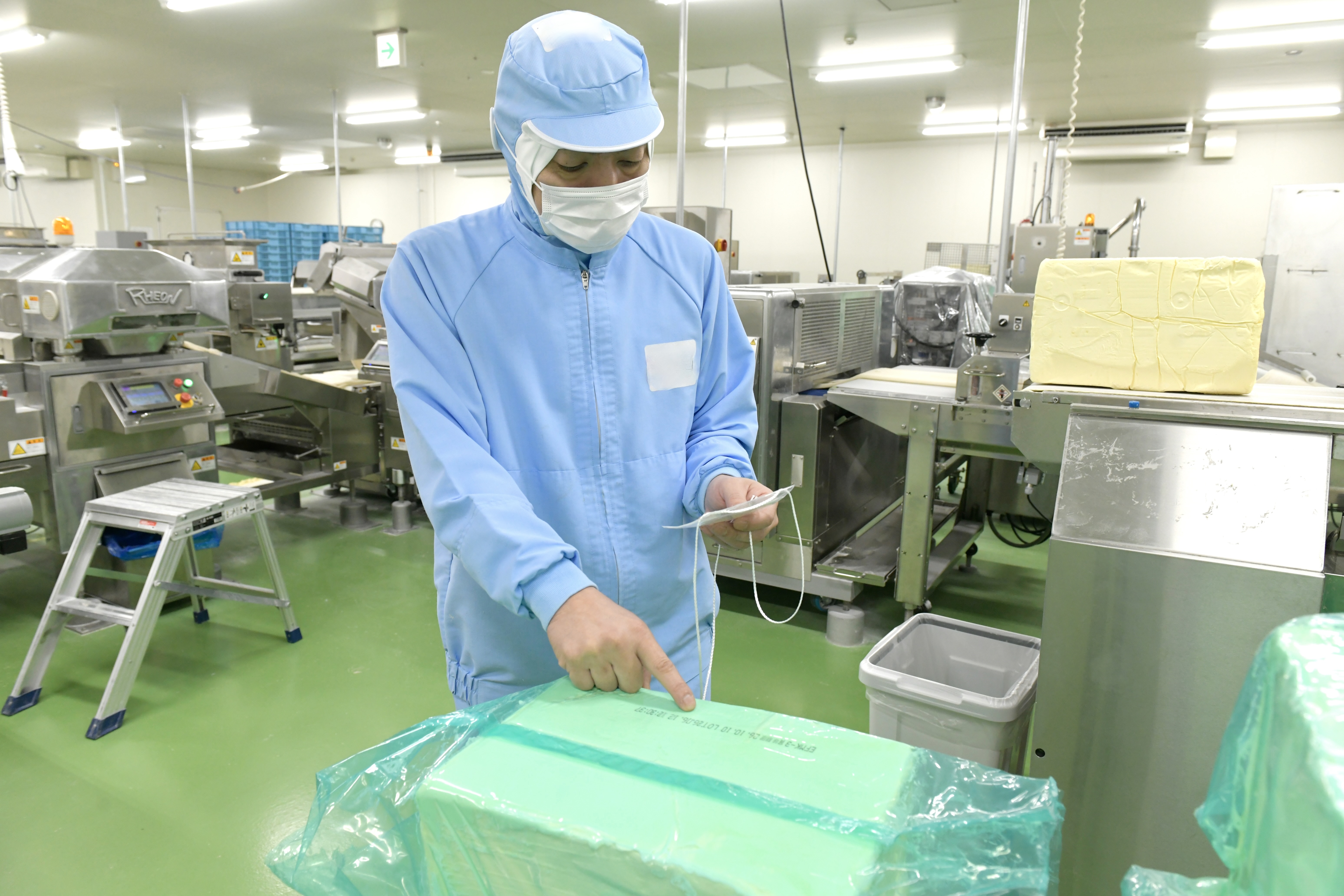 製造は難しい作業はなく、先輩もほぼ未経験スタートです。空調完備のキレイな工場で、自分のペースでモクモクと作業に集中。対人ストレスフリーな環境で働きたい方にピッタリな職場です。