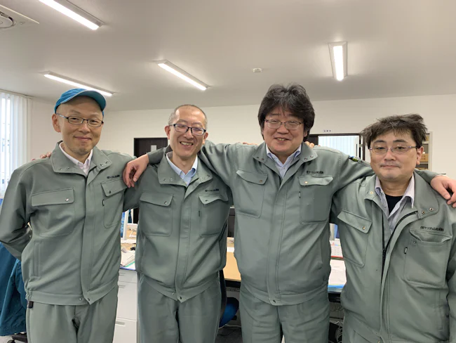 ▼入社8年目/コメント
「前職はゼネコンでの施工管理。その当時は、プライベートとのメリハリも無くとにかく仕事漬けの日々でしたが、今は自分の時間もしっかり取れるようになり、身体も楽になりました!」