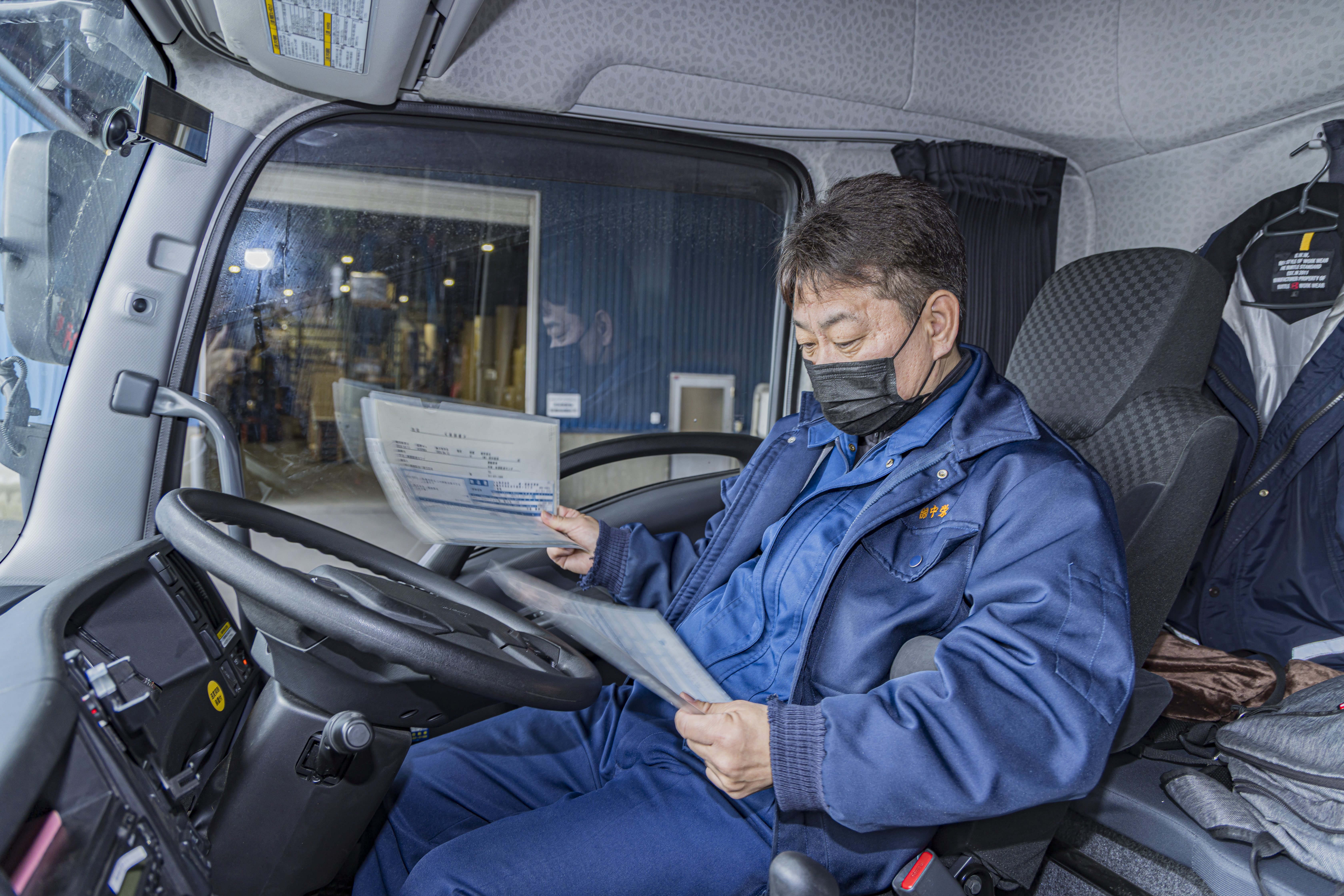 【最初は先輩スタッフと同乗】
ゆっくり仕事の流れを覚えていただきます。上司も先輩もみなさん優しく、ゆとりのある雰囲気の社風なので、のびのびと働けます。