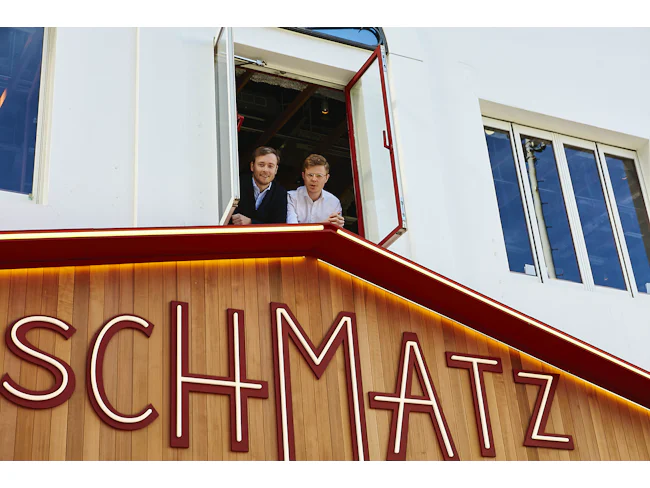 カイザーキッチン株式会社は、ドイツ人2人が共同代表を務めています。新規出店も見据え、給料・休日などの待遇面含めてブラッシュアップしています!