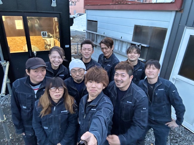 みんなでキャンプに行ったりも!
この「ゆるさ」と「距離感」が、現場でもちょうどいいんです。