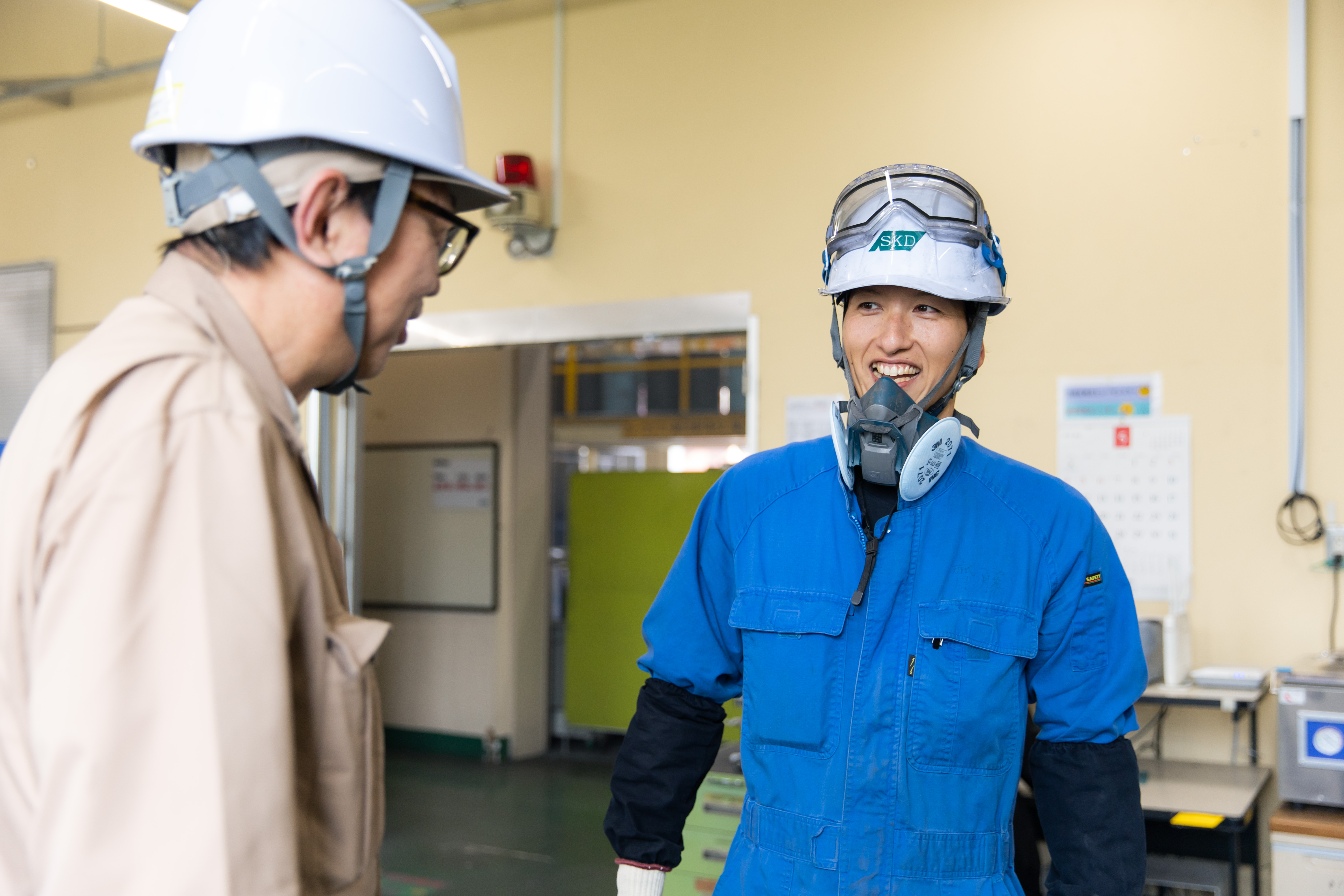 住鉱国富電子株式会社