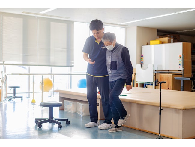 気づきを言葉にすることで多職種連携が深まるとともに、介護福祉士としての専門性と役割が高まる業務体制、チームケアの要として活躍できるフィールドが老健さくらにはあります。