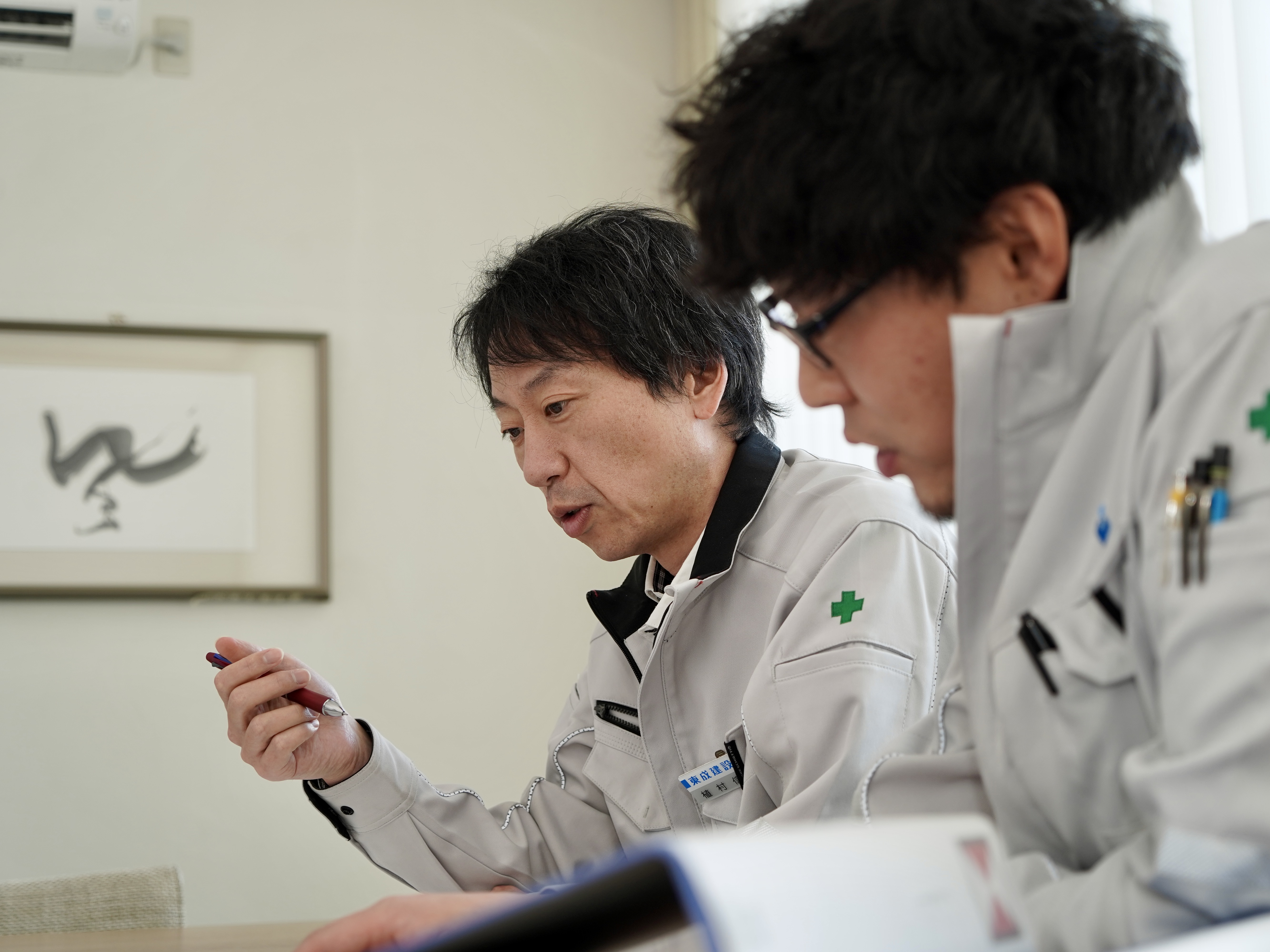 【裁量の大きさ】
お客様との打ち合わせから設計、営業・工事寄りの調整まで、
プロジェクトの全工程に関われます。
裁量が大きいからこそ、納得感のある仕事が可能です。