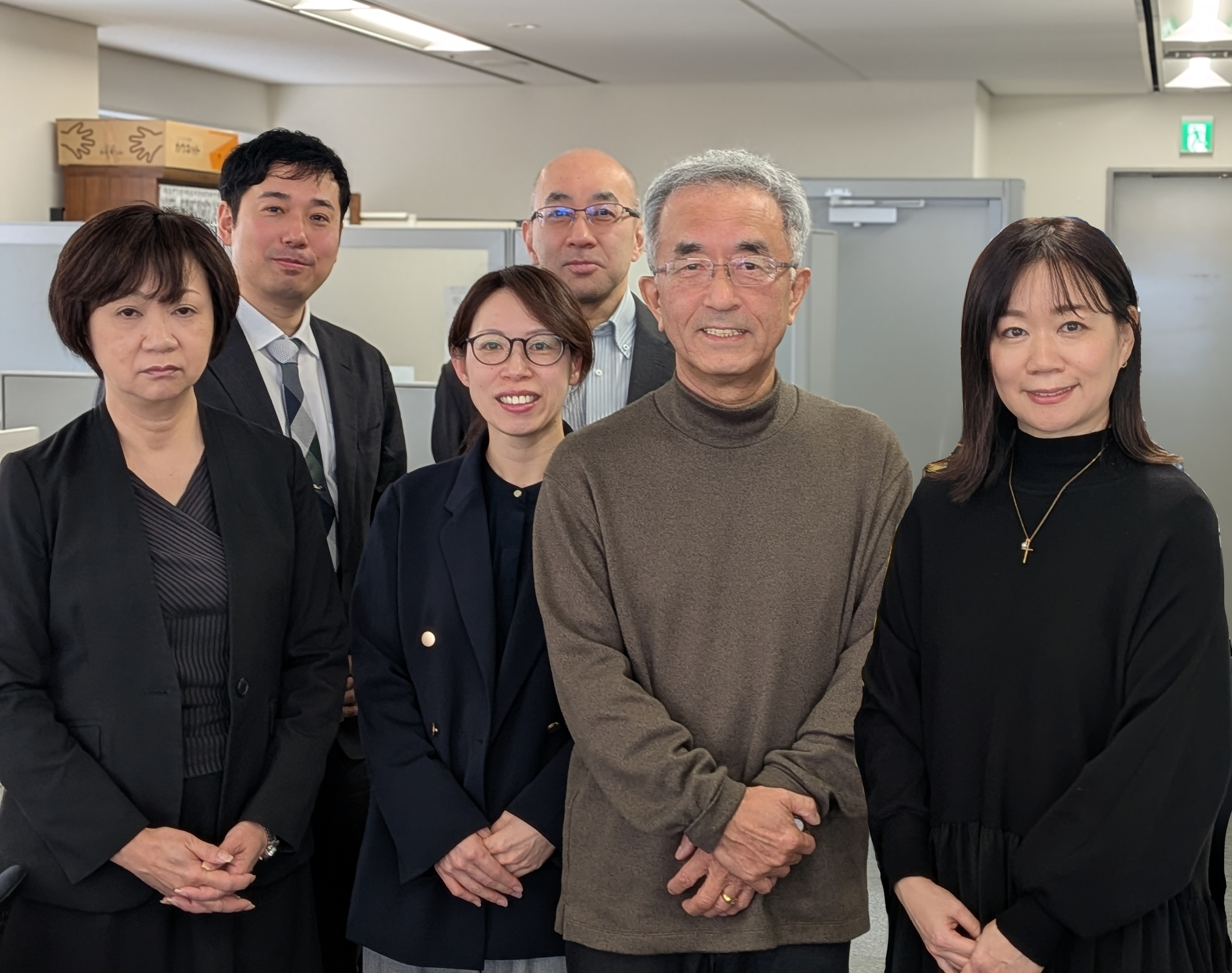 【良い人が来ますように…と1枚撮影】良い人が来ますように…という想いを込めて、みんなで撮影しました！まずはお気軽にご連絡下さいね。