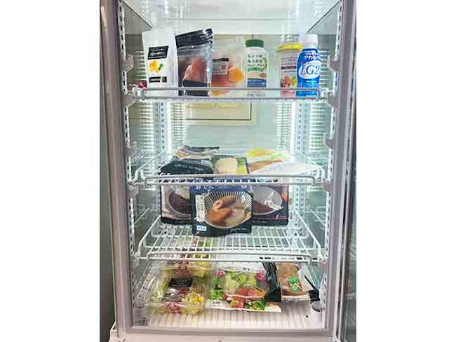 無添加野菜や冷凍食品、野菜・果物が1品100円〜で買える福利厚生の導入や毎週木曜日は「味噌汁デー」と題して、社員の皆さんにお味噌汁を提供しています。