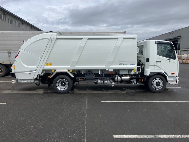 【収拾運搬車ドライバーについて】ドライバーは大型免許があれば経験は問いません。未経験であれば、しっかり指導するので、安心してご応募ください。