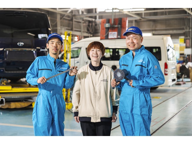 【社内の協力体制】部署の垣根を越えてチームワークで仕事にあたっています。他人の仕事ではなく、自分事と捉え自然と手をさしのべてくれるスタッフが多いです。