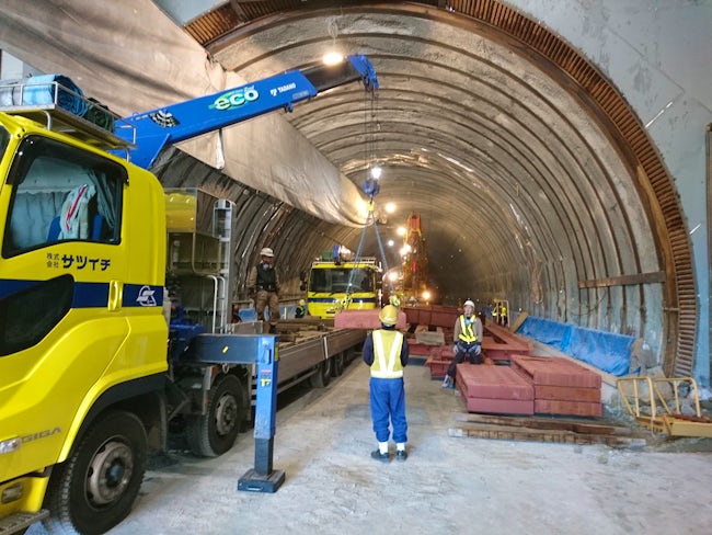 トンネル工事など、大きな現場に出向くことも。地図に残る工事に携わることもできます。