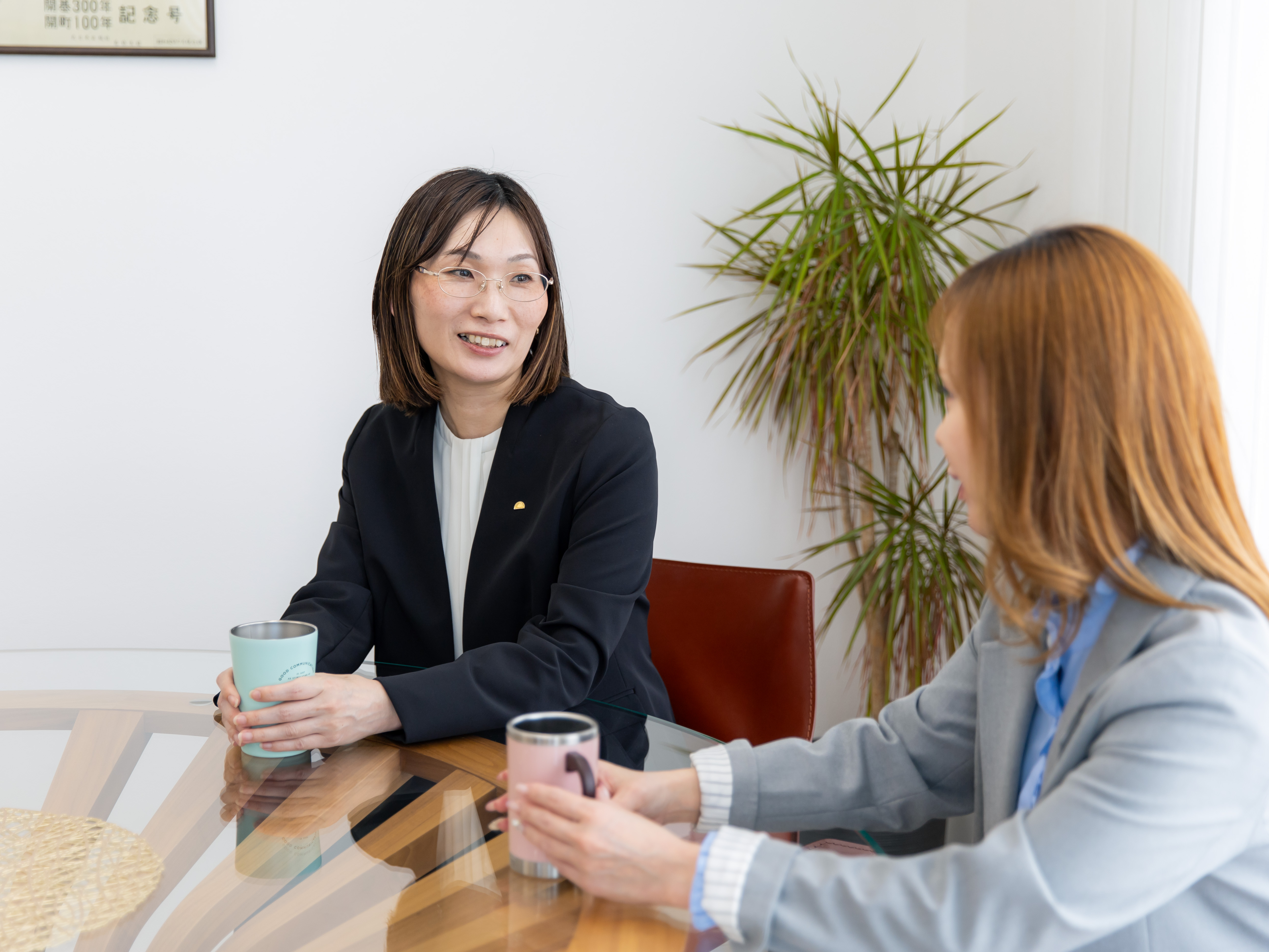 今年から社員の頑張りに対してより還元するために一部歩合制を導入しましたが、「無理な営業はどちらの不利にもなる」という考えのもと、信頼を何より大切にする誠実な姿勢はベースとして貫かれています。
