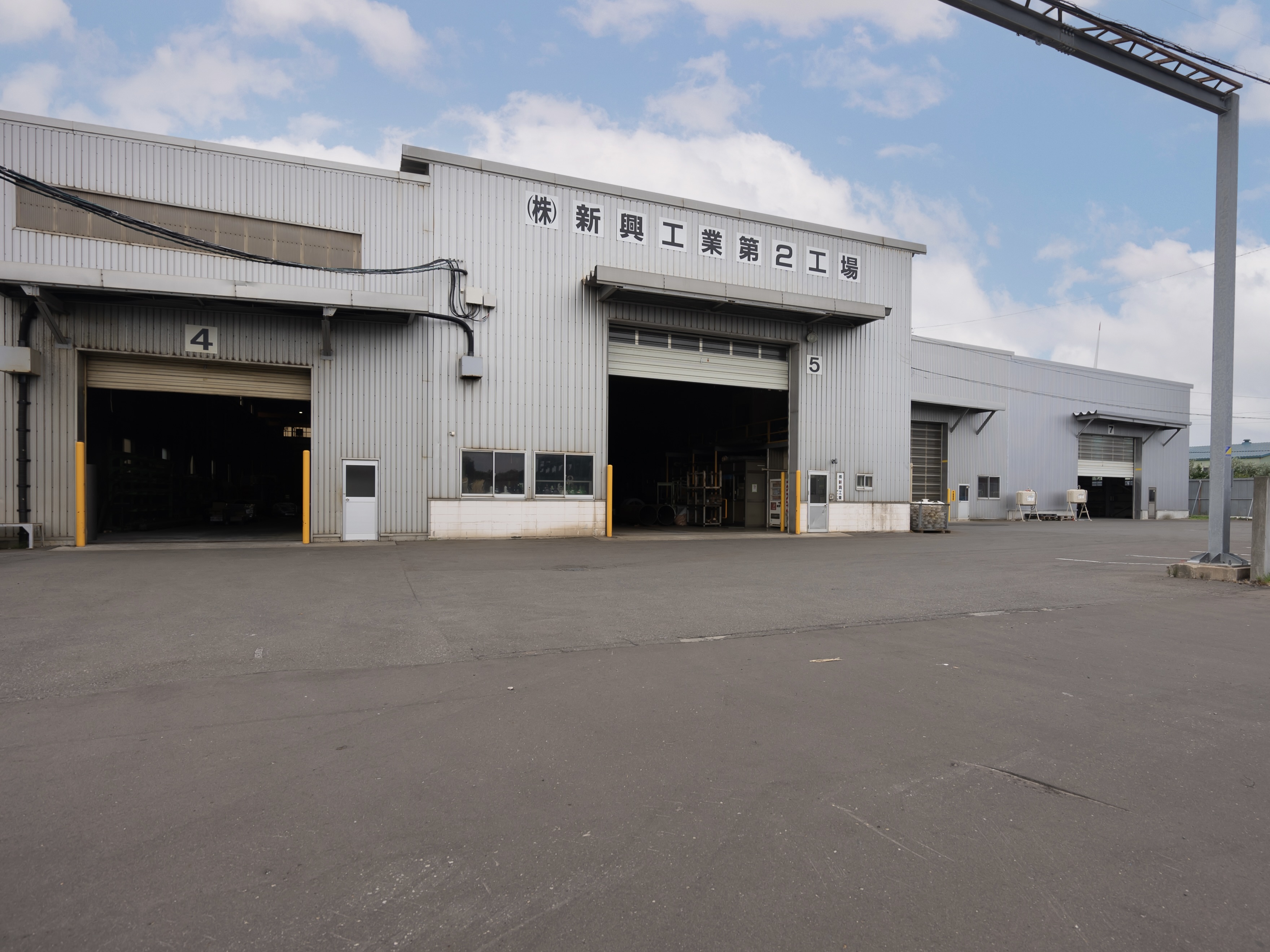 本社から車で1〜2分のところに第2工場があります。