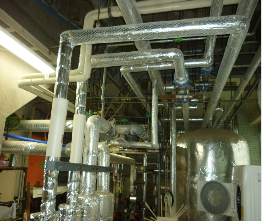 ショッピングモールやスーパー、銀行などの商業施設・公共施設等のメンテナンスを行っています｡建物設備のプロ集団として､プライドと技術で歩んできました。働きやすい環境に変わり、近年女性も進んでいます