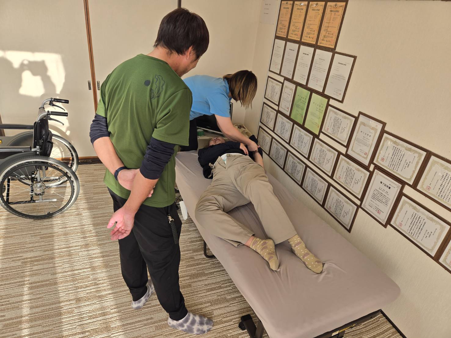 入社後、研修を6日間に渡って実施！初めは先輩スタッフと同行しながら、お仕事のことや1日の流れを覚えて頂きますので、初めてで不安な方もご安心ください。