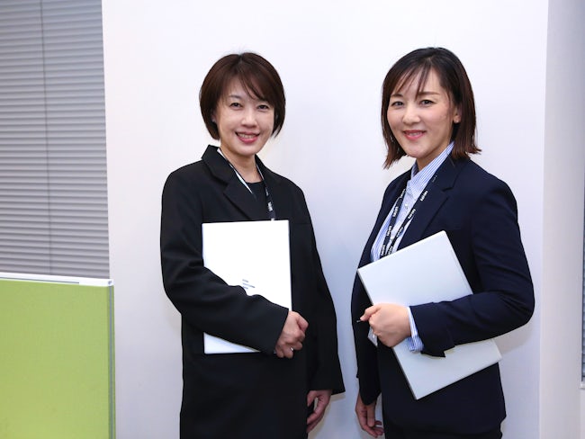 同じ職場では30〜40代の方が多数活躍中!8〜9割が女性で、主婦の方も活躍しています。17時には勤務が終わるので、子育て中の主婦(夫)の方も安心して働けます。