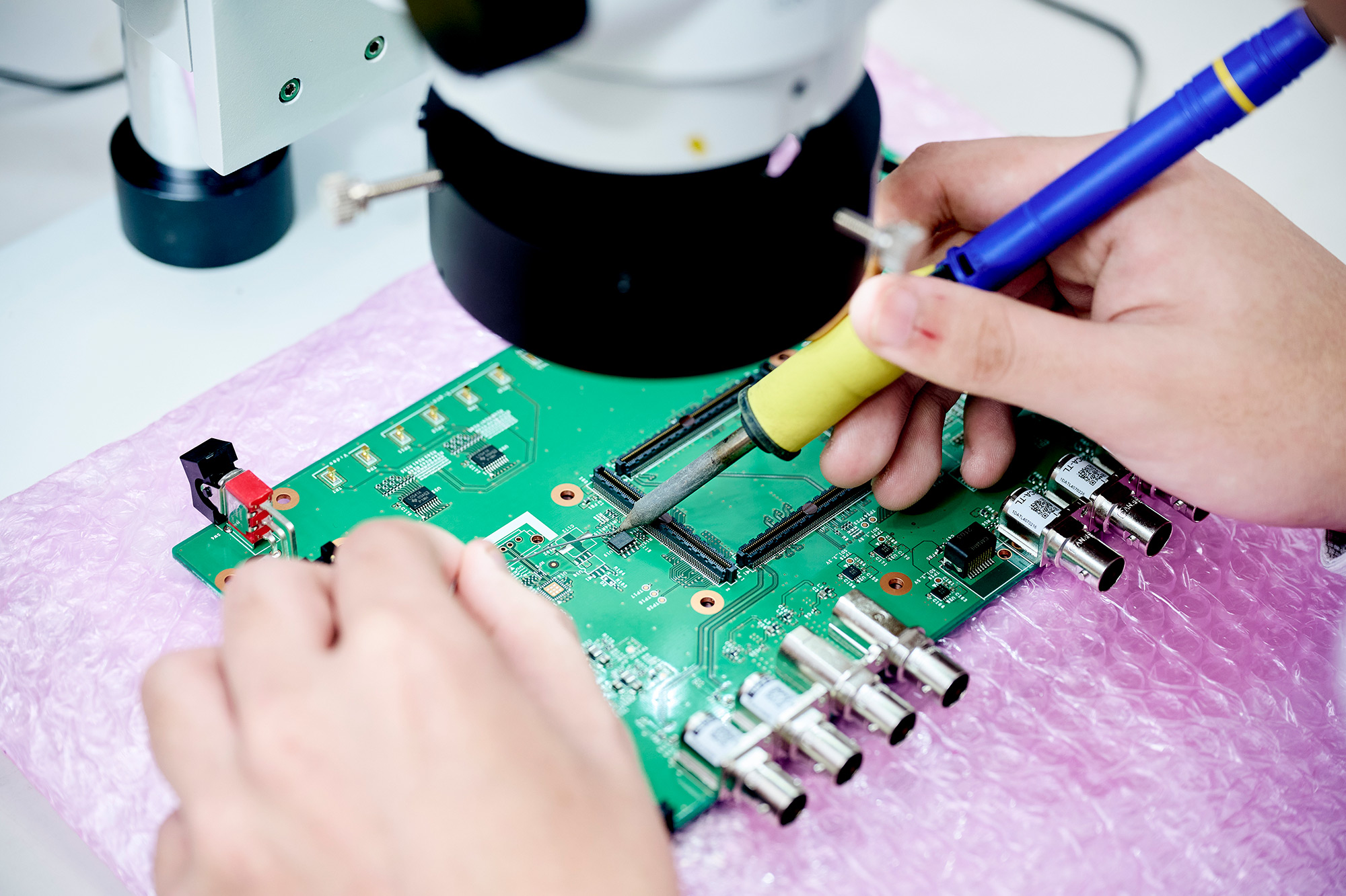 【オープンな社風です】業績を社内に公開し、会社の今が手に取るようにわかるのも弊社の特徴。売上・利益を自分事として捉えられ、社内の風通しの良さが、定着率の高さの秘訣です。