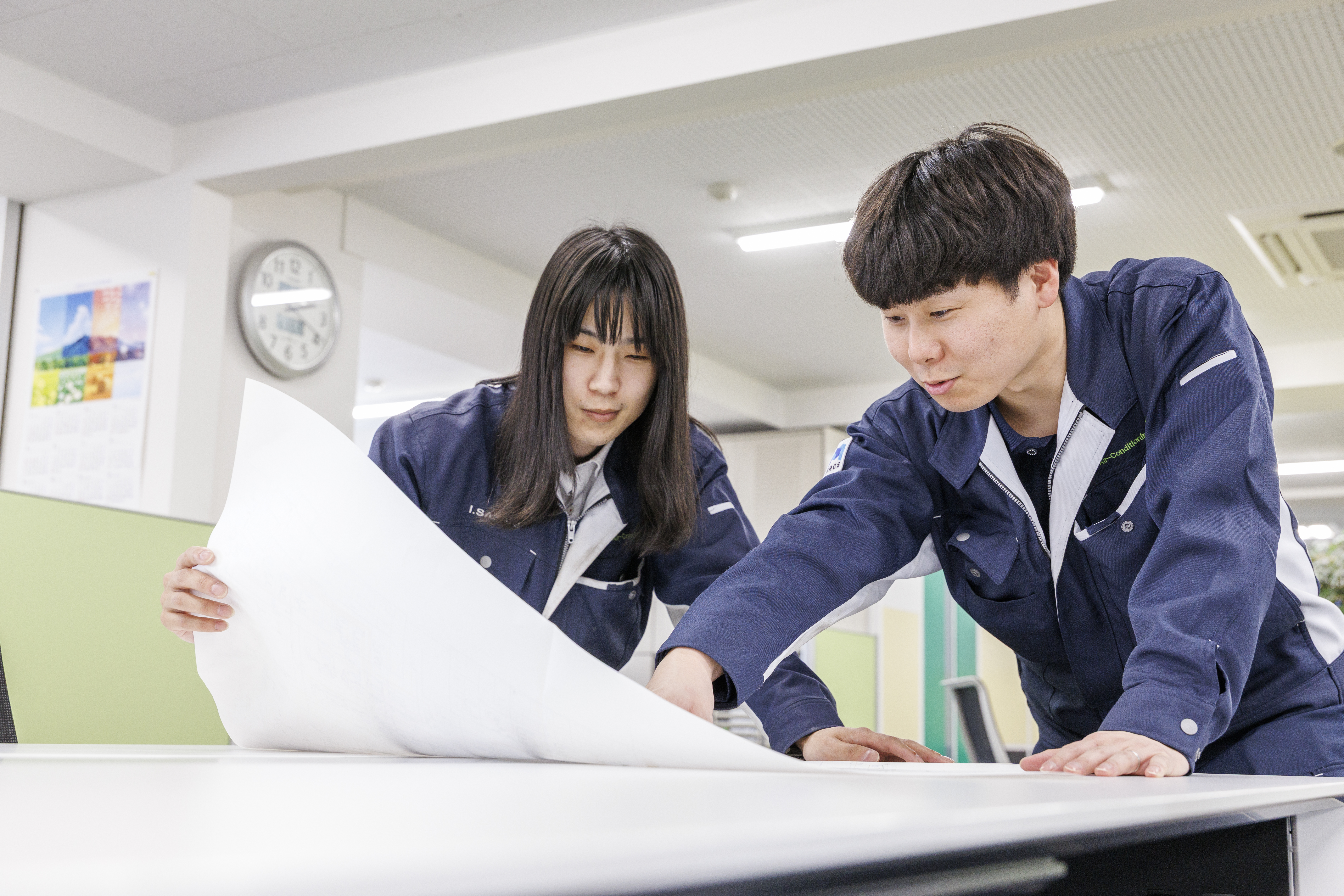1人前になるまでは10年かかると言われている業界です。育成期間の間も定期昇給しますし、役職登用のチャンスもあります。会社としても長期的な育成の視点での採用を考えています。