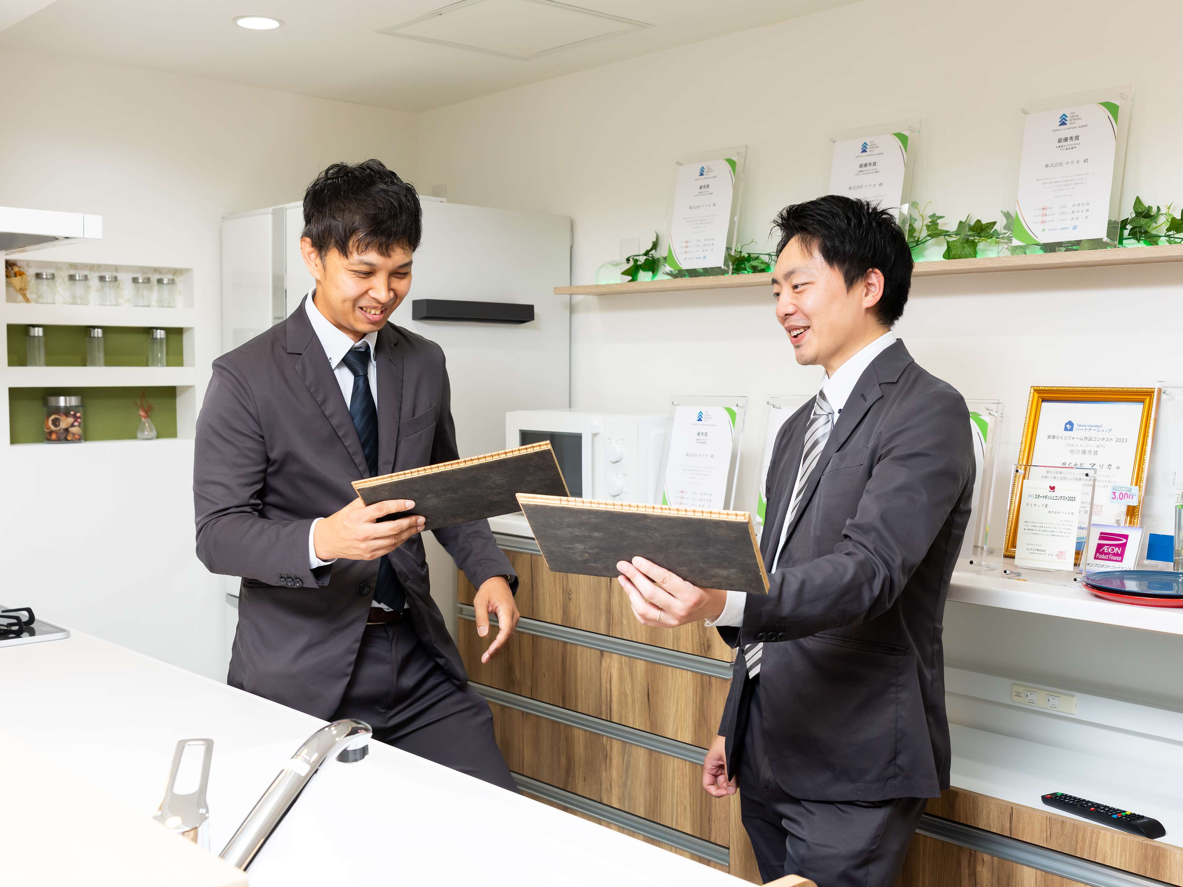 やりがいの大きさはもちろん、充実の収入・休日や約9ヶ月の教育体系に惹かれて入社するメンバーが多数！20代〜30代が中心となって活躍する、活気と温かみにあふれた職場です。