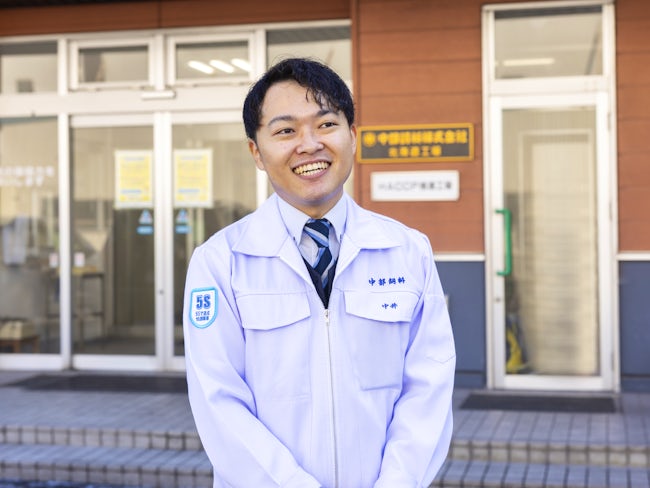 営業は既存顧客がメイン。例えばこの飼料を使えばコストを下げられる、同じコストでも飼料管理を考えるとこちらの方が良いなどのご提案をしています。農家さんからありがとうと言われることがやりがいになります。
