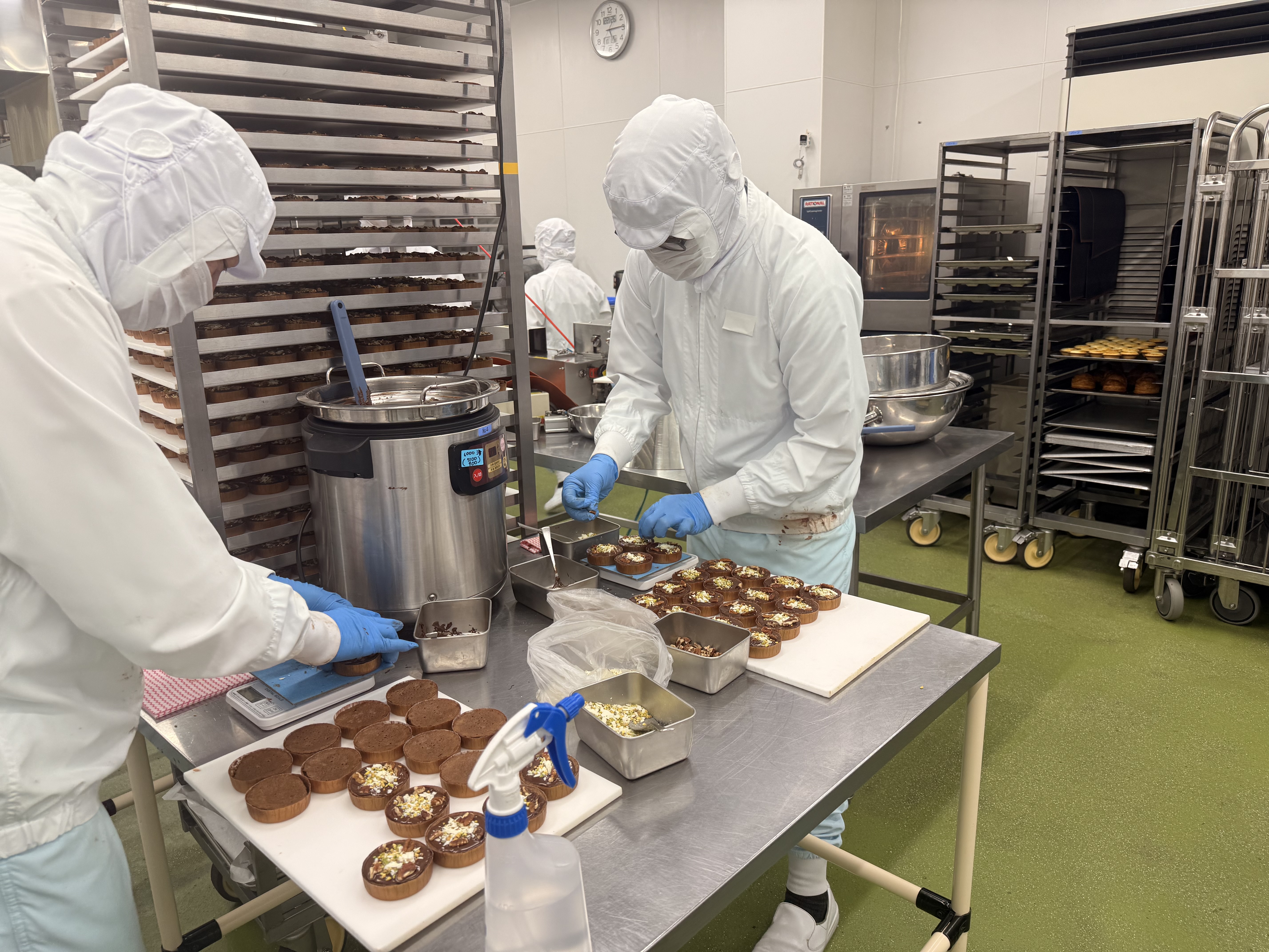 最初は1カ月ほどかけて基本作業を覚えていただきます。先輩がしっかりサポートするので、未経験の方も、ブランクがある方も安心してご応募ください！