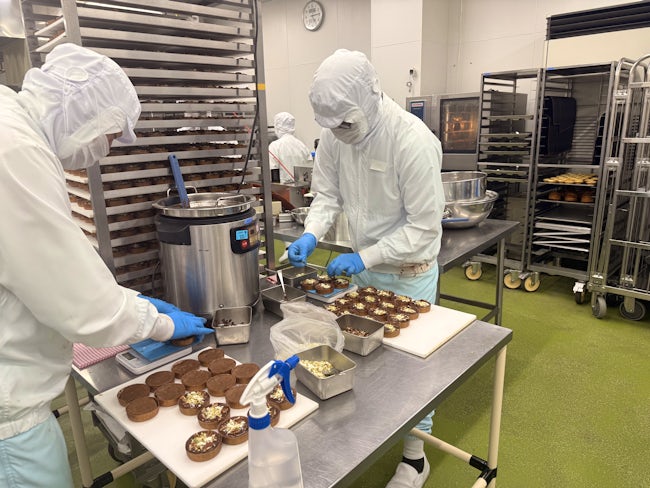 最初は1カ月ほどかけて基本作業を覚えていただきます。先輩がしっかりサポートするので、未経験の方も、ブランクがある方も安心してご応募ください!