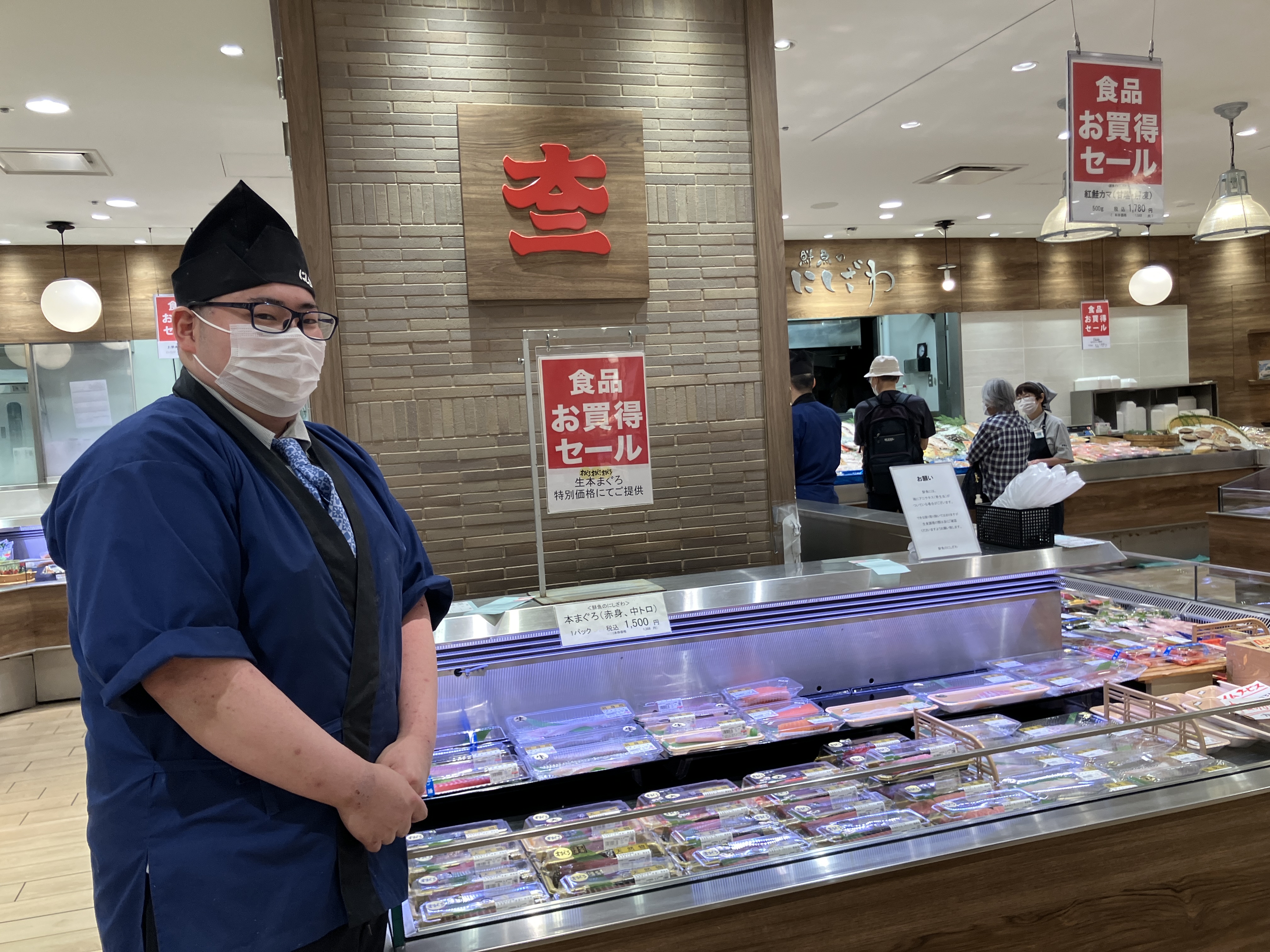 接客経験は幅広く活かすことができます。まずはお客様との会話が大切なので、積極的にコミュニケーションを取りながら、お店に馴染んでいただきたいと思っています。