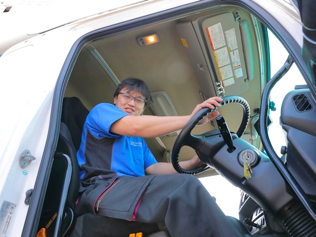 【本州便ドライバーの山岡さん】20代からドライバー歴があります。待遇が良く、休みも多い日幸産業運輸に転職しました。