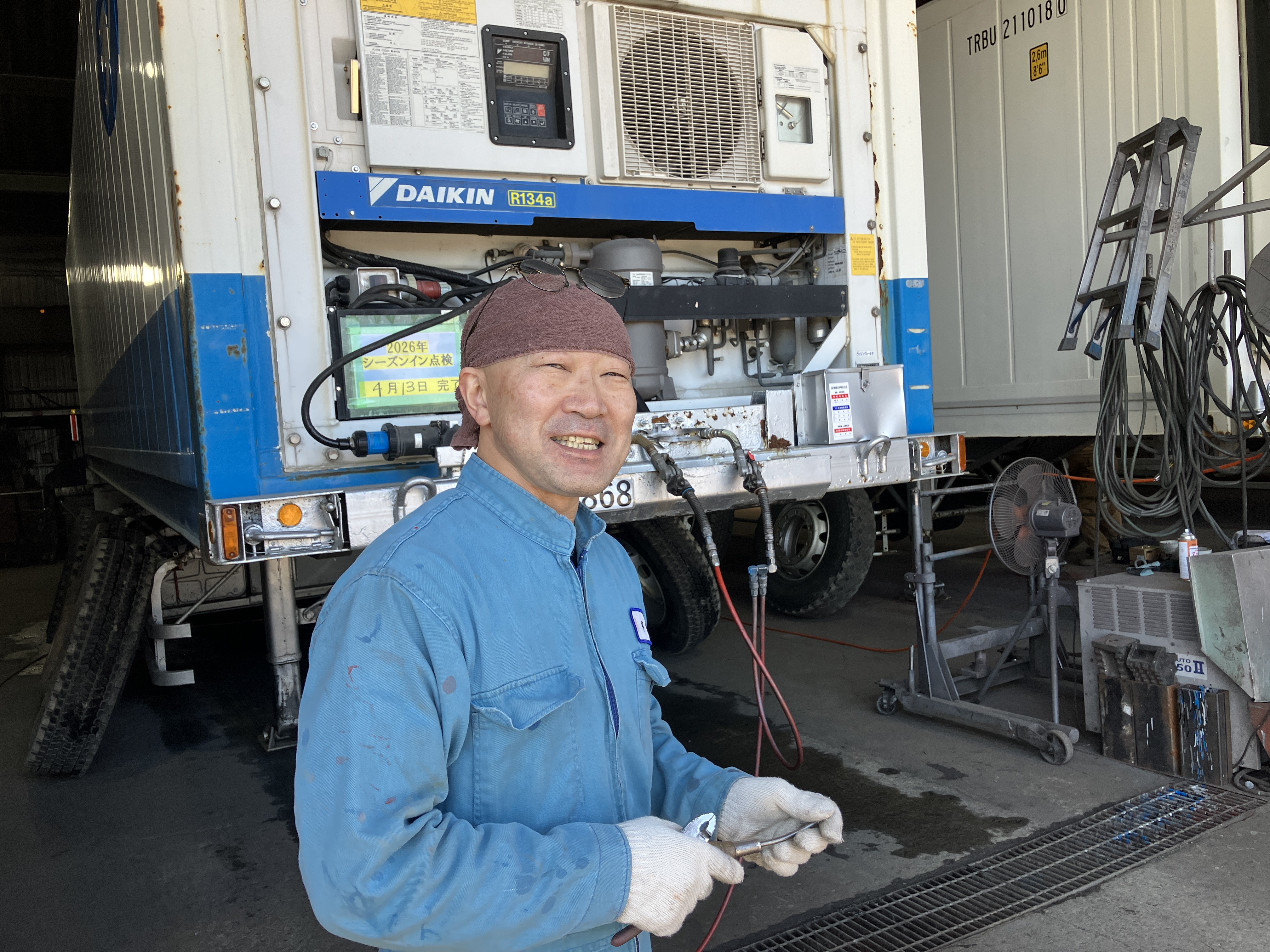 ＜スタッフより＞整備して終わりではないので、色ぬって、溶接したり一般の修理工場では体験できないため、とてもやりがいを感じます。残業もほとんどなし、待遇もしっかりしているので、とても満足しています。