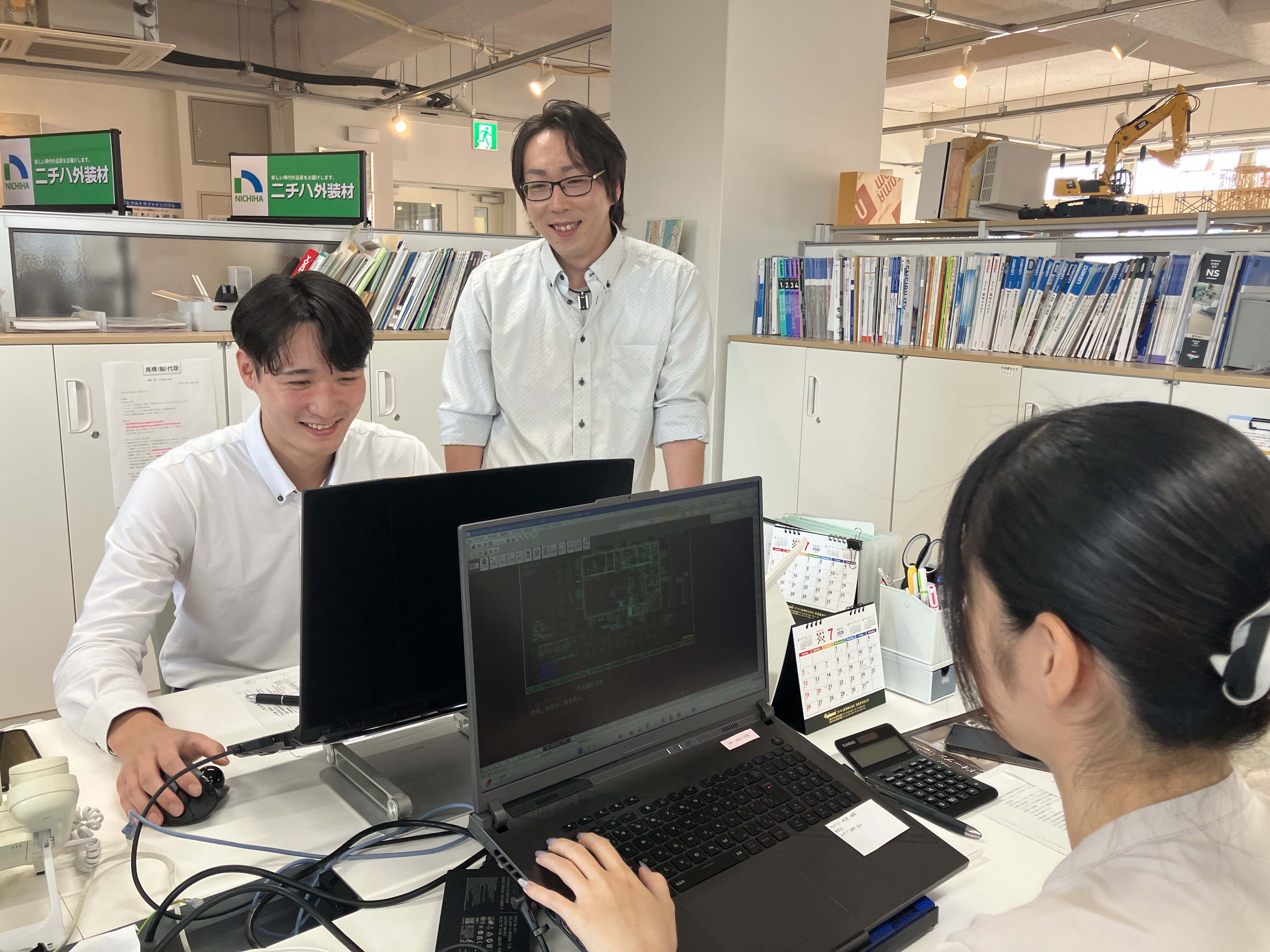 必要なのは専門知識よりも、「話す」「伝える」というコミュニケーション。相手の話を素直に聞き、自分の意思を伝えようとする姿勢があれば、経験を積むうちにポイントが掴めるようになりますよ。