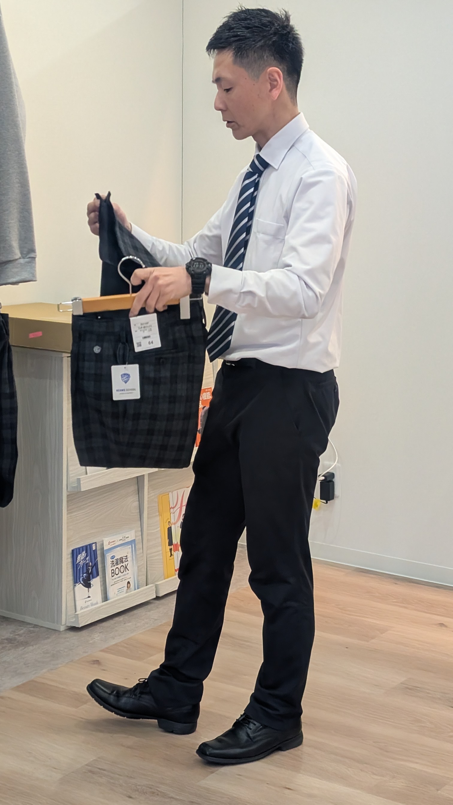 慣れてきたら、季節に合わせた売り場づくりや商品フェアの企画もお任せします。流行りの商品を仕入れるなど、自分のアイデアでお店を彩るワクワク感は、店舗マネジメントとして働く醍醐味の一つです。